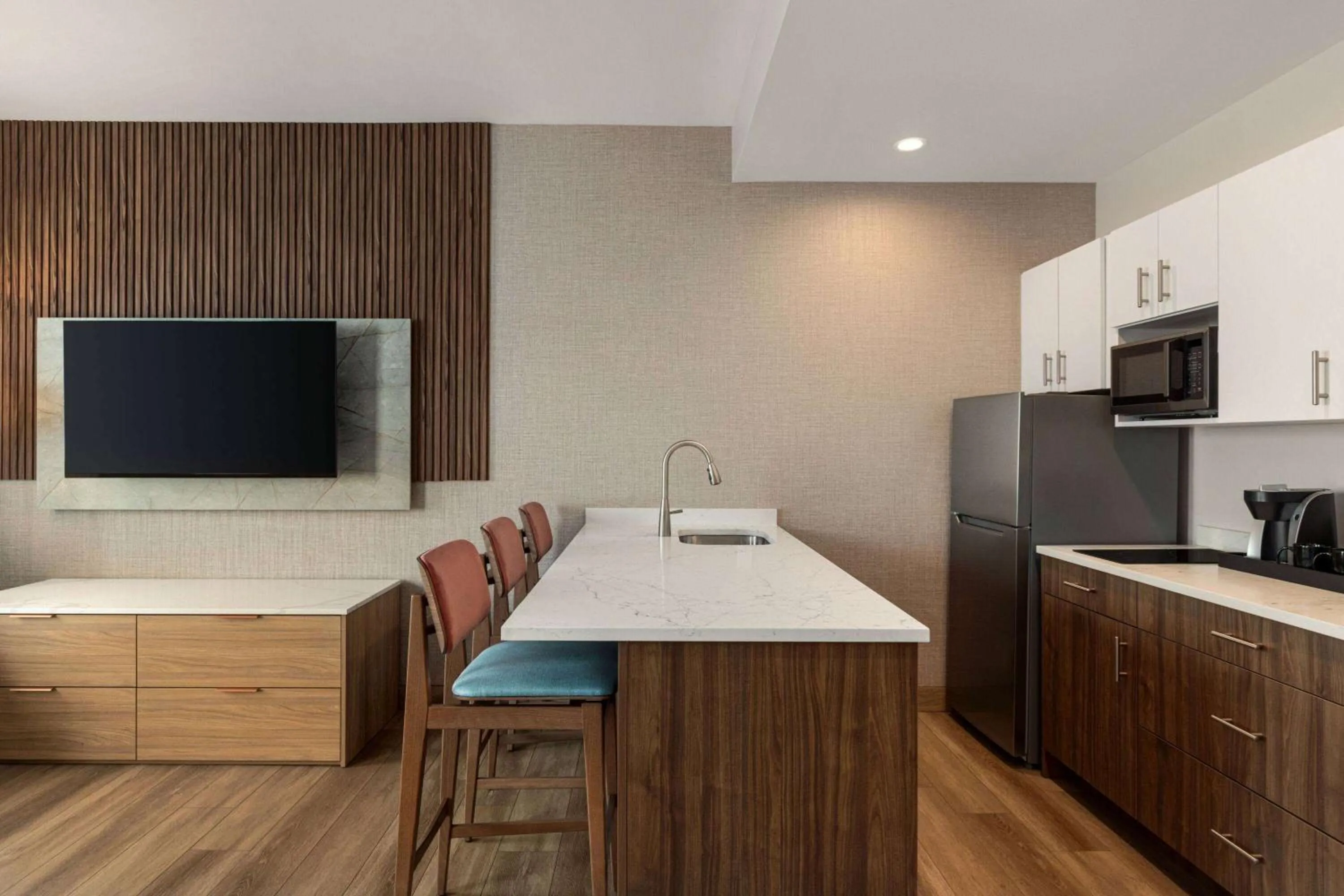 Kitchen or kitchenette in Sea Glass Beach Place, Trademark Collection by Wyndham