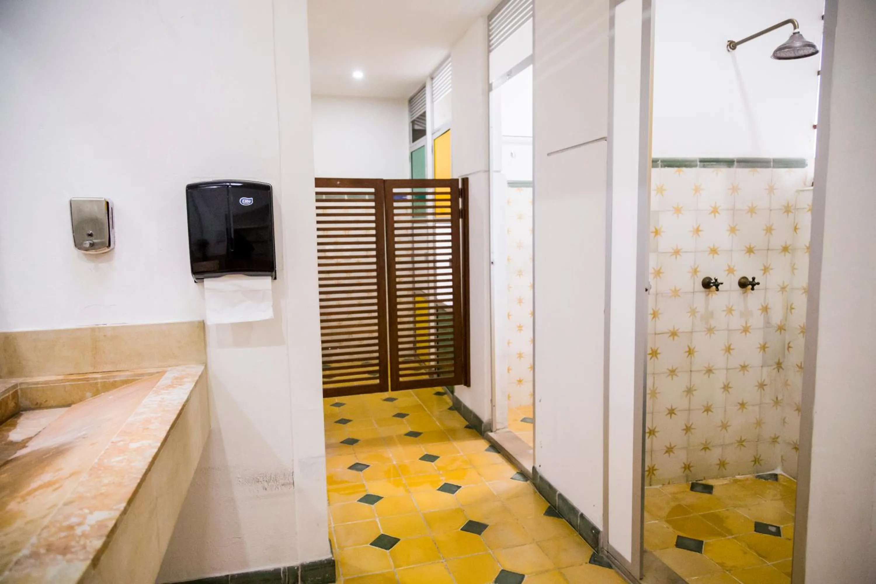 Bathroom in Fatima Hostel Bogotá