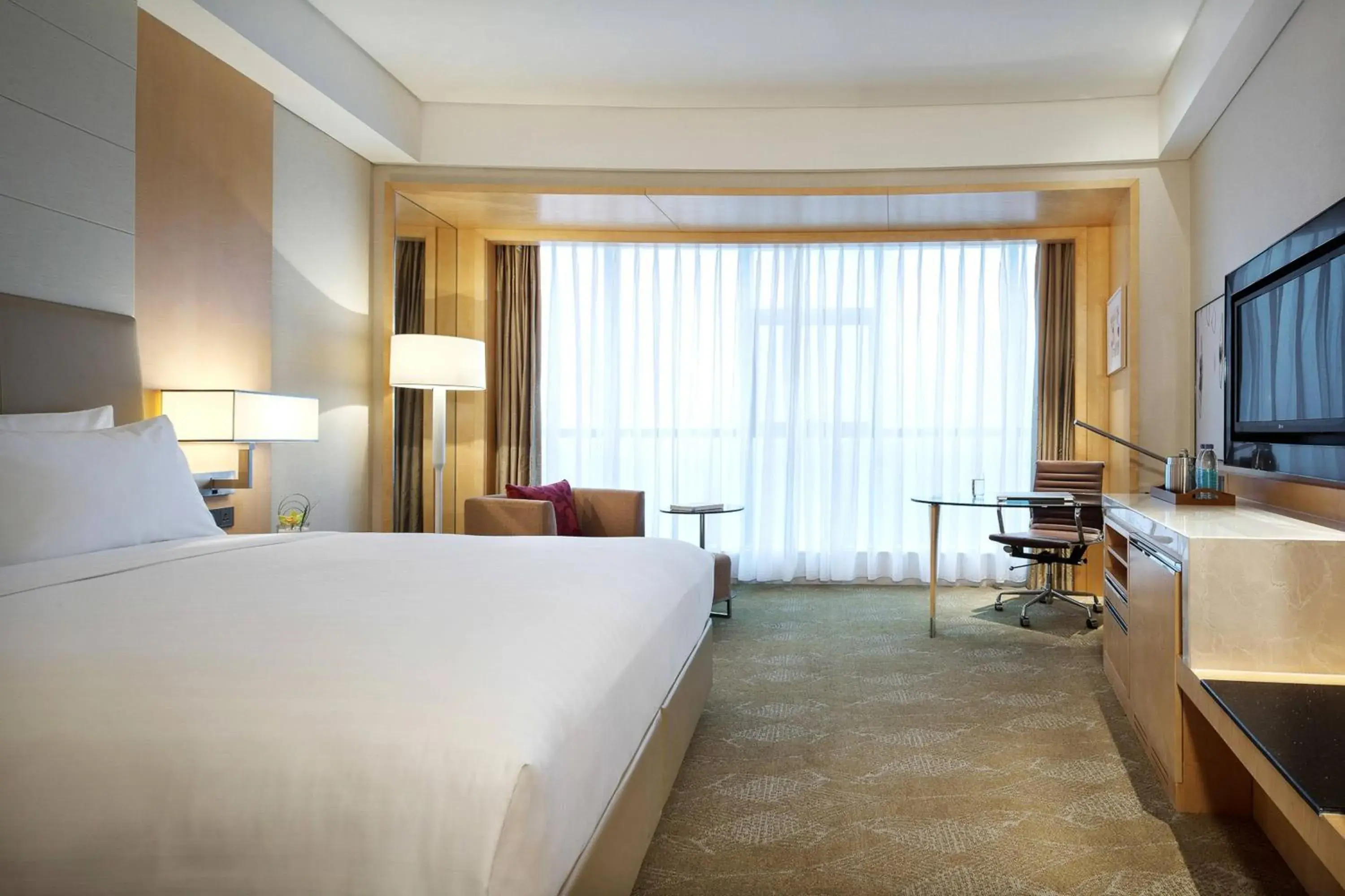 Guest Room, Guest room, 1 King, City view in Courtyard by Marriott Hangzhou Qianjiang Guest Room, Guest room, 1 King, City view in Courtyard by Marriott Hangzhou Qianjiang