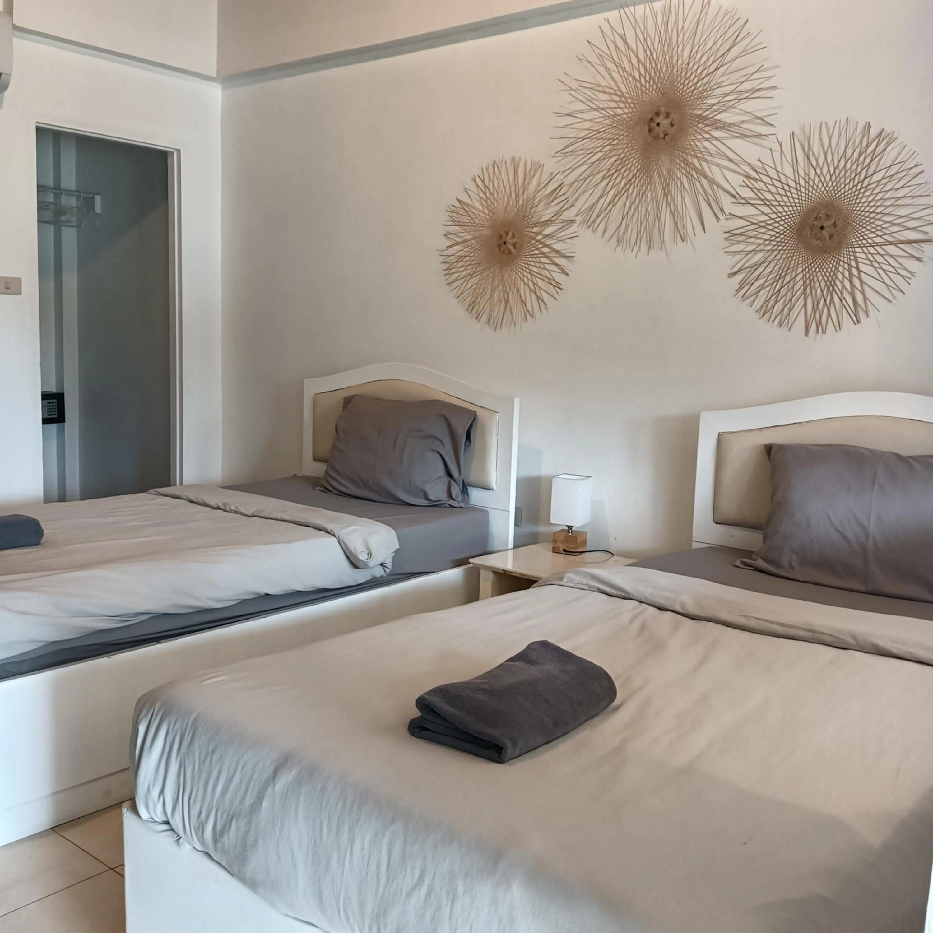 Bed in Cliff Cottage