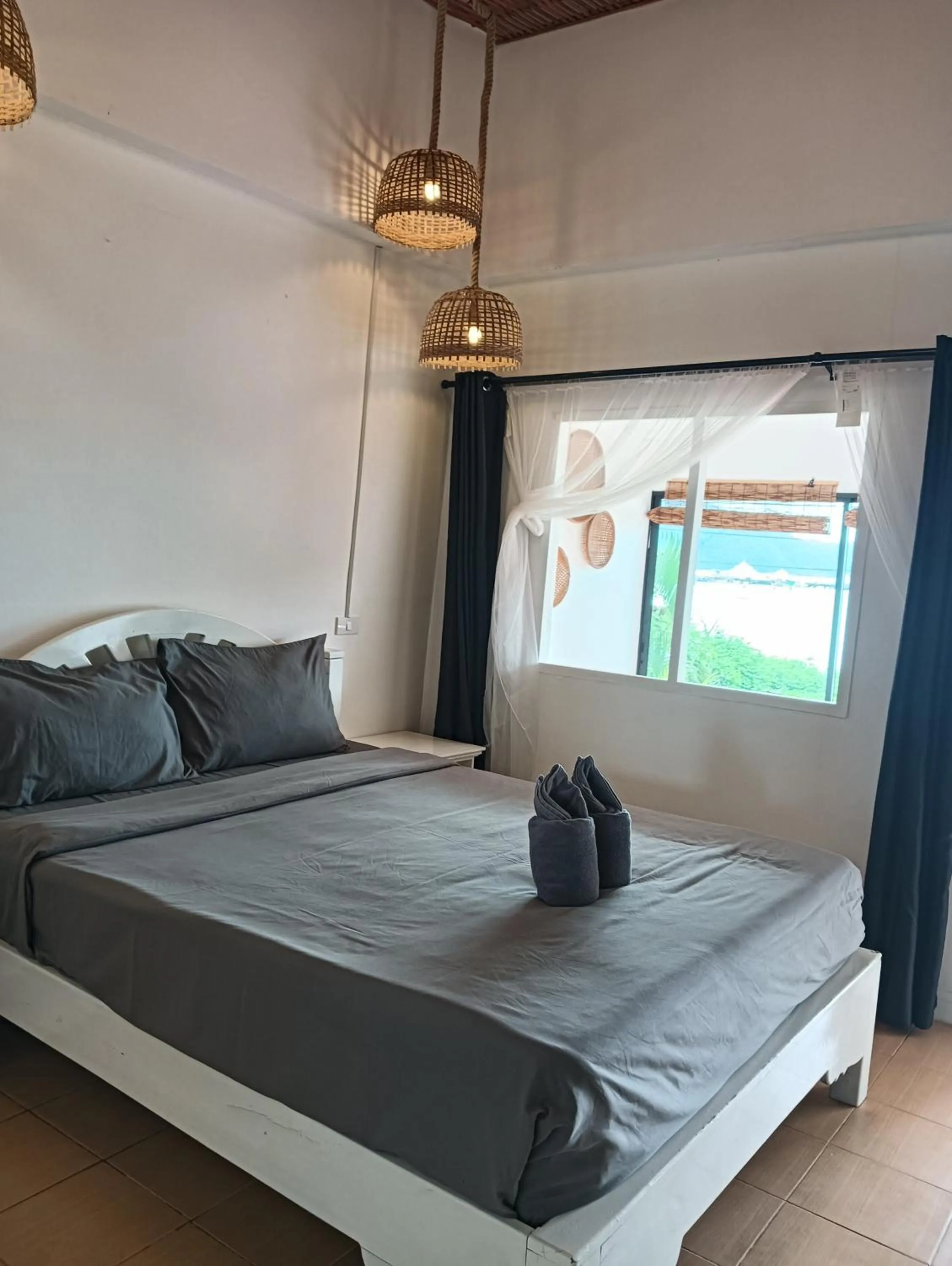 Bed in Cliff Cottage