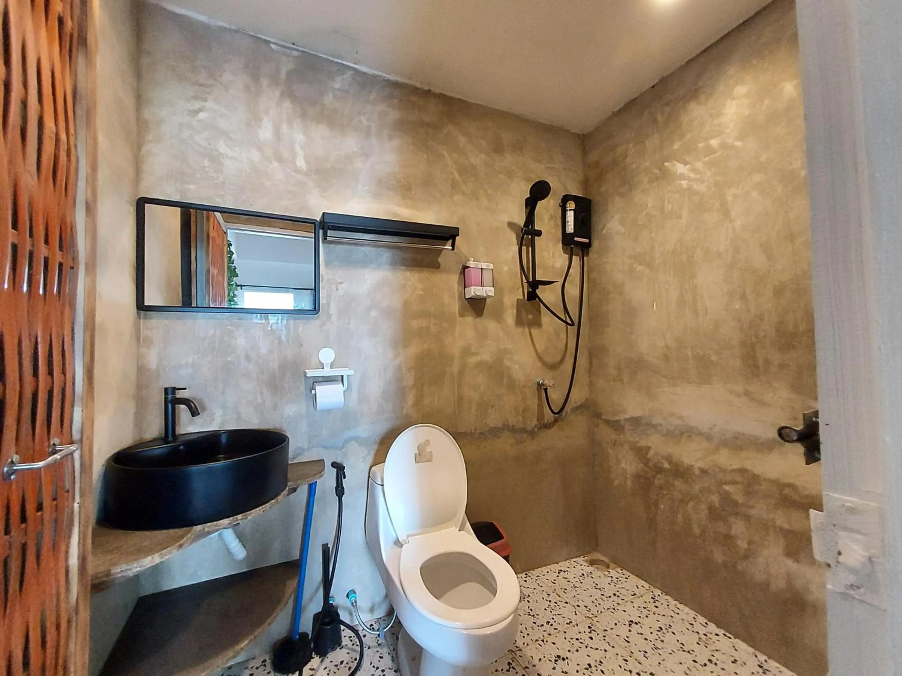 Bathroom in Cliff Cottage