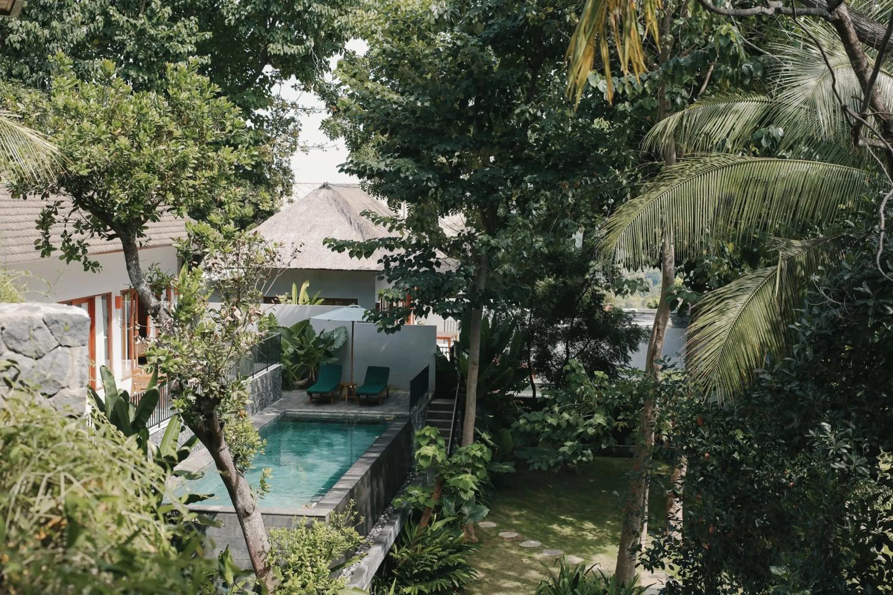 Swimming pool in Sanglung Villas & Suites