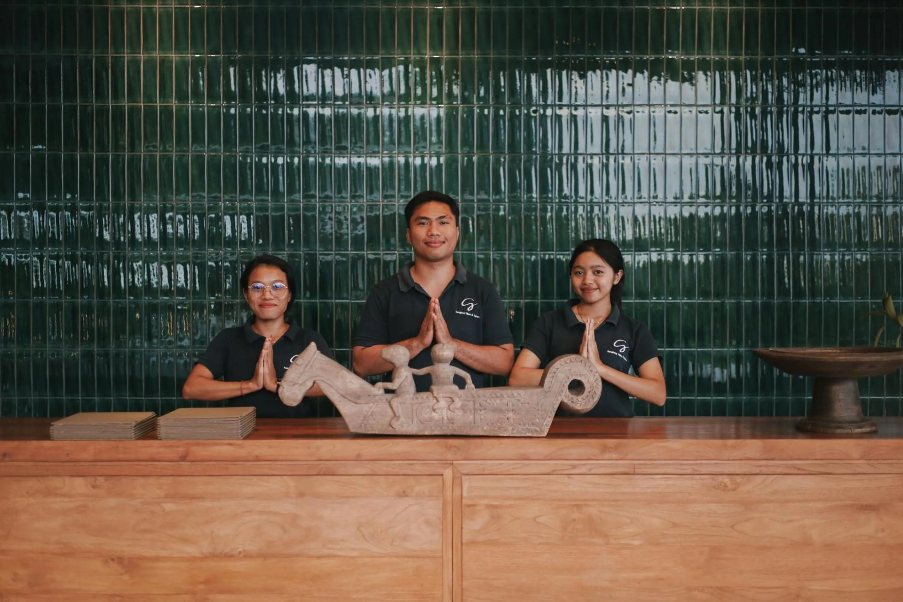 Restaurant/places to eat in Sanglung Villas & Suites