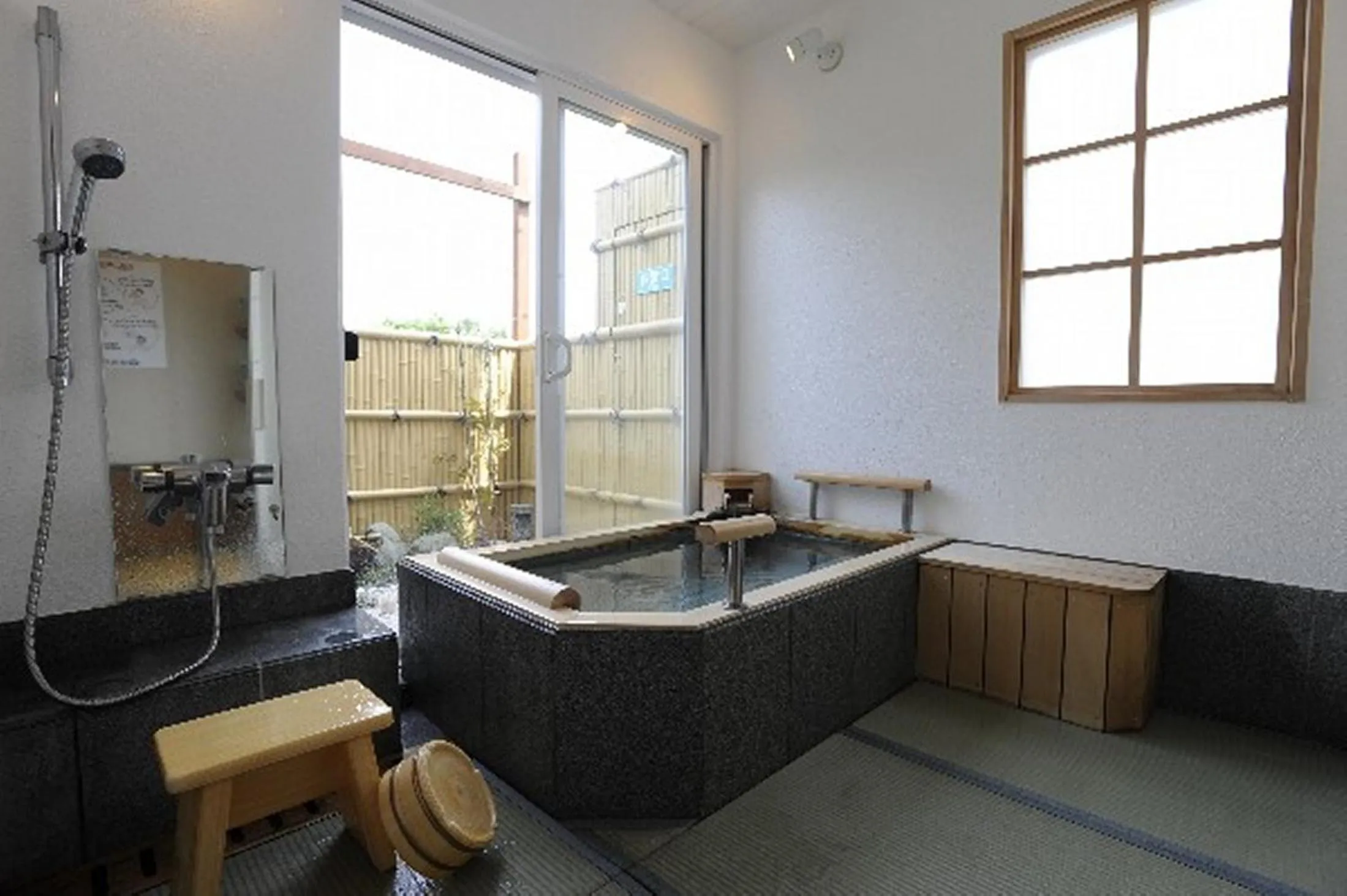 Bathroom in Tenshino Iruka