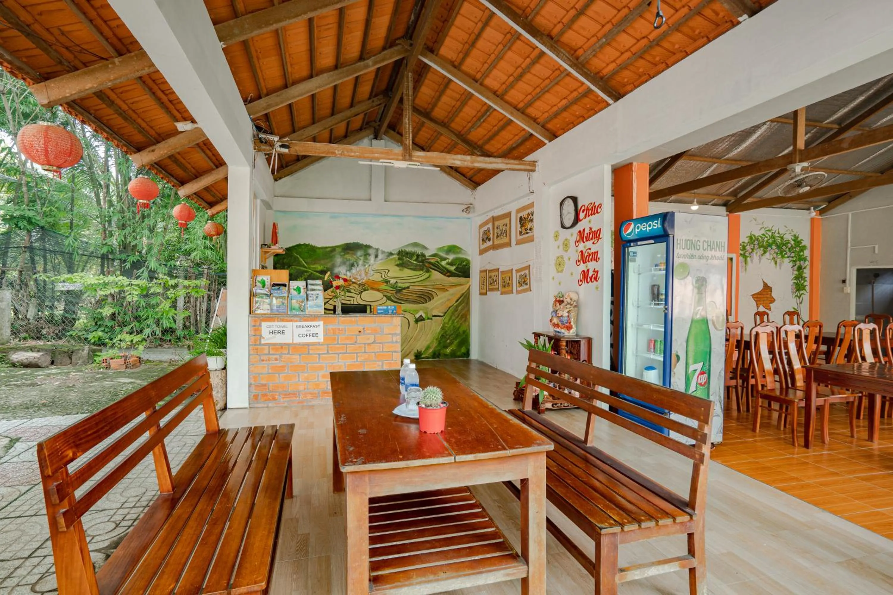 Restaurant/places to eat in Huong Giang Bungalow