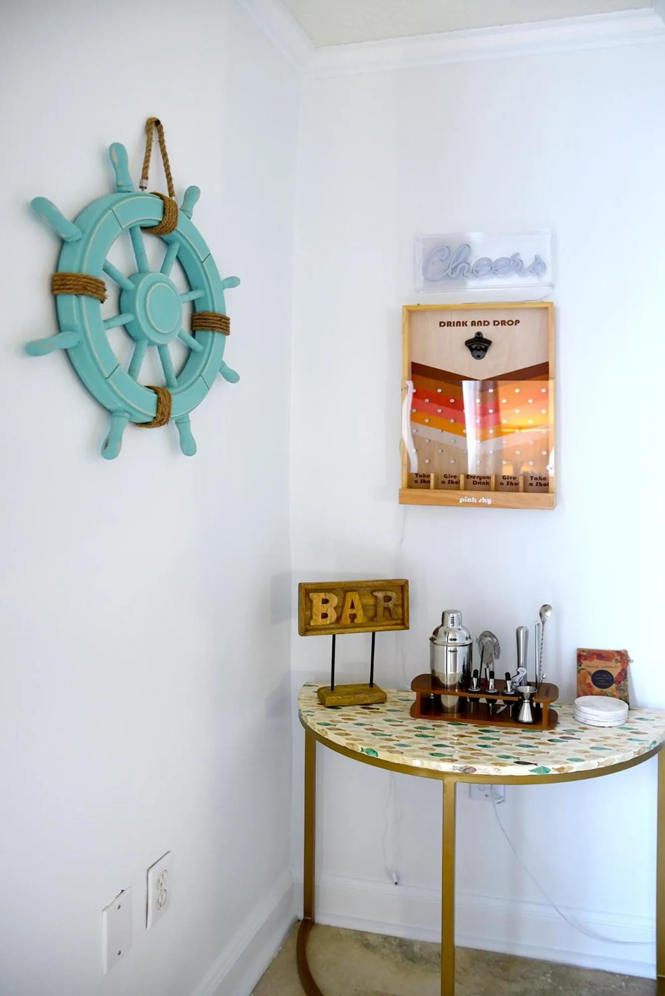 Relaxing Condo Hotel In The Grove, Free Parking