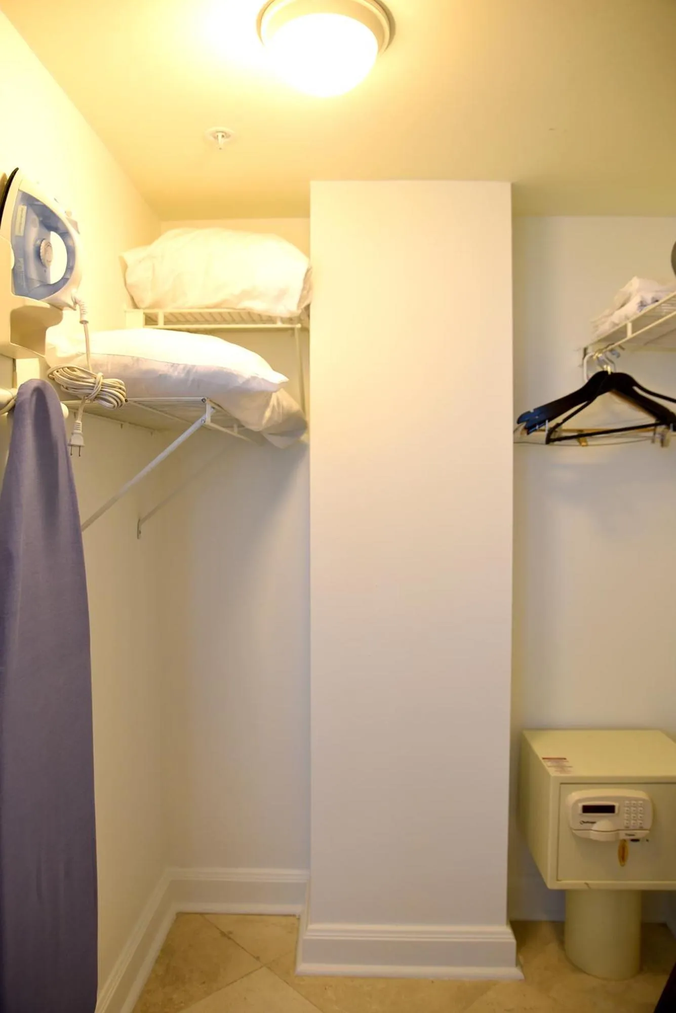 Relaxing Condo Hotel In The Grove, Free Parking