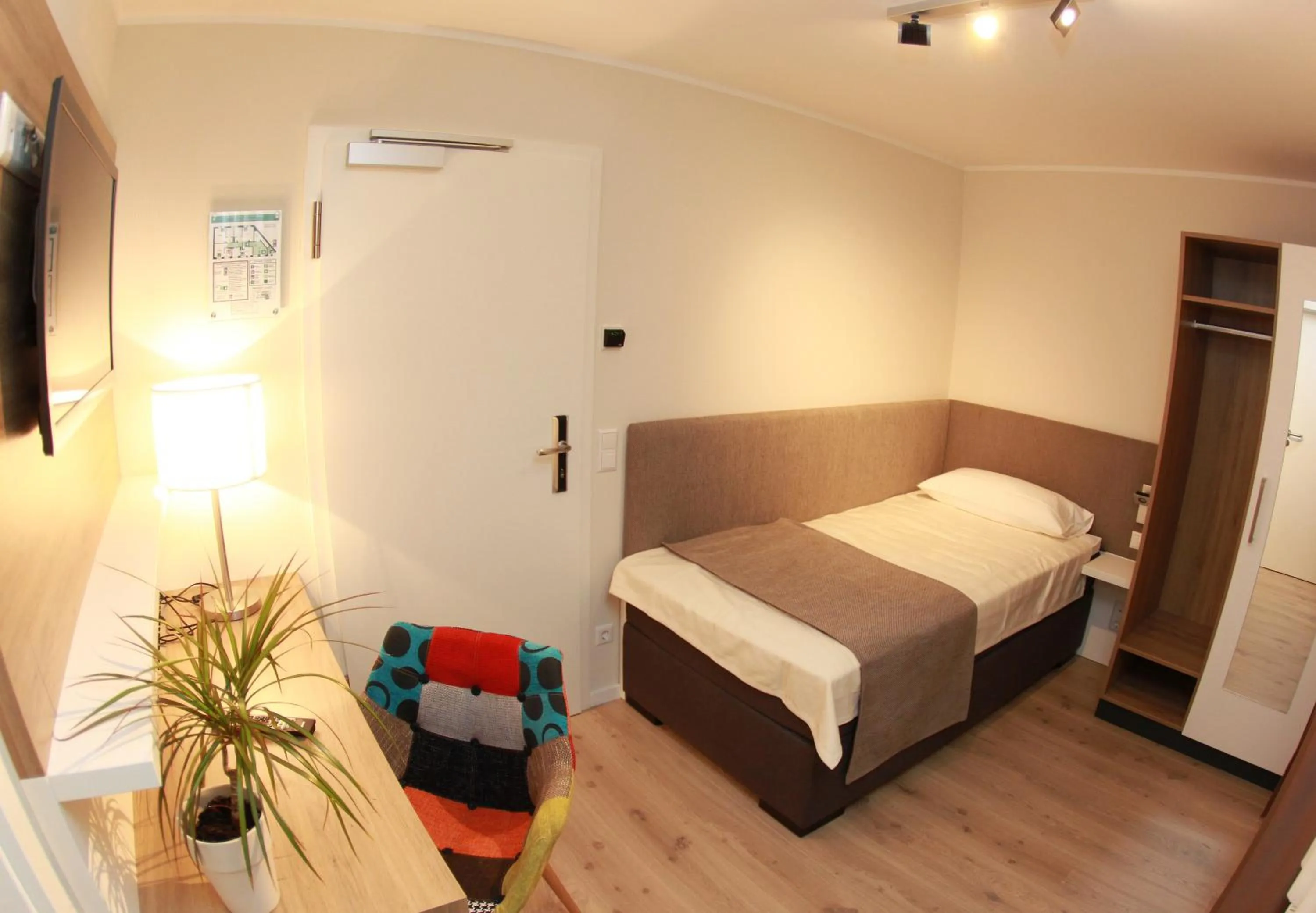 Photo of the whole room, Bed in Hotel-Restaurant Entrada