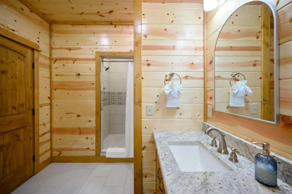 Massive Hochatown Lodge W Spa, Basketball & More