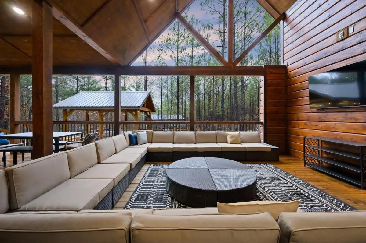 Massive Hochatown Lodge W Spa, Basketball & More