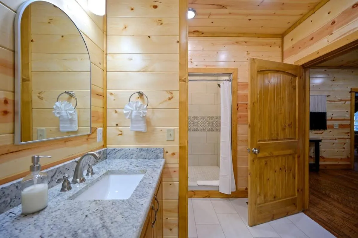 Massive Hochatown Lodge W Spa, Basketball & More