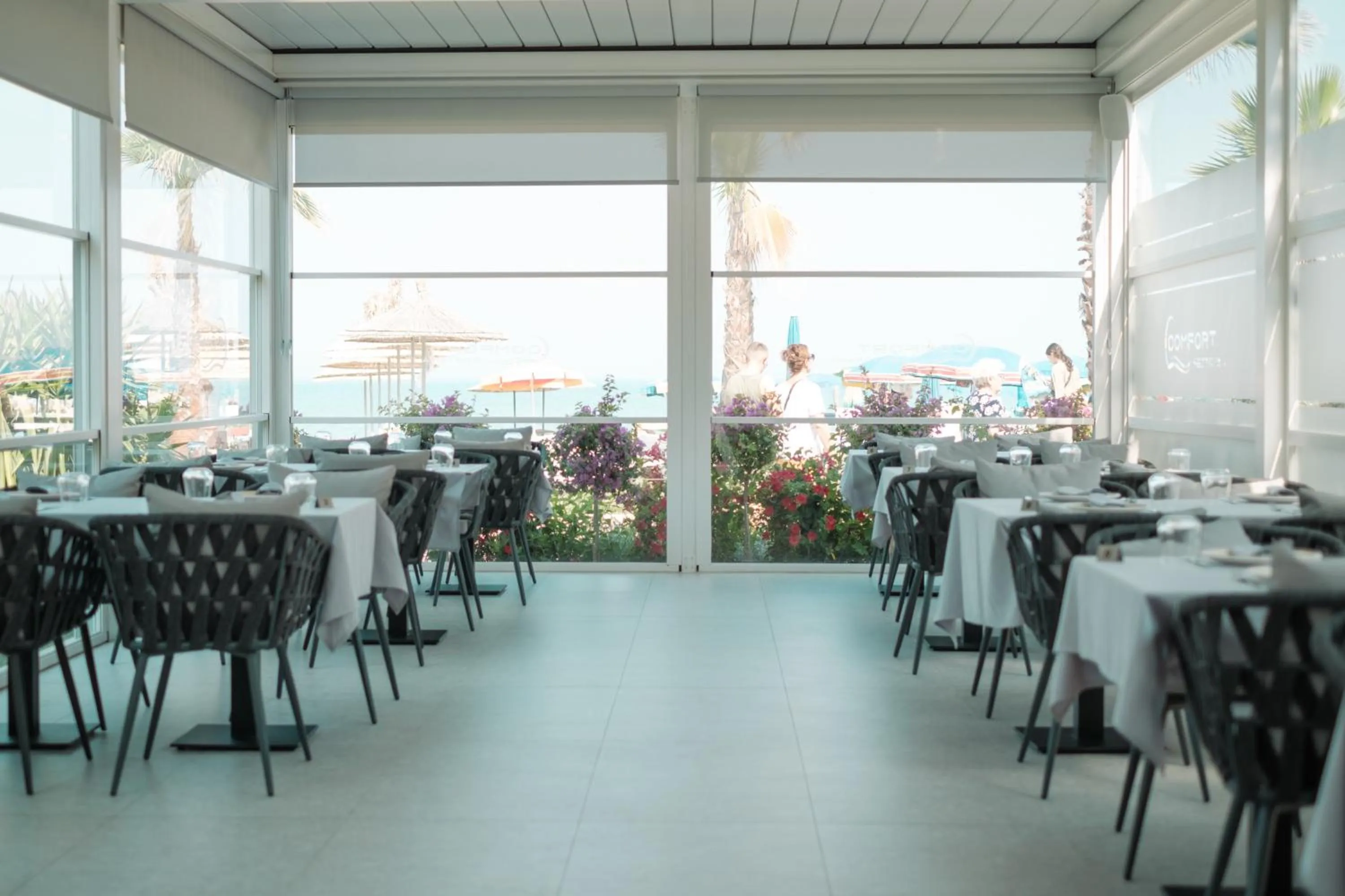 Restaurant/places to eat in Comfort Suites