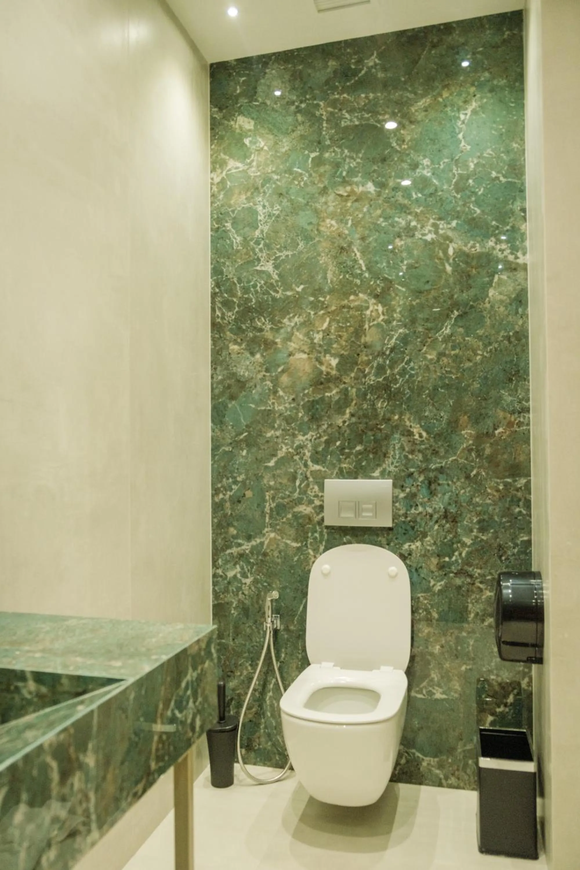 Toilet in Comfort Suites