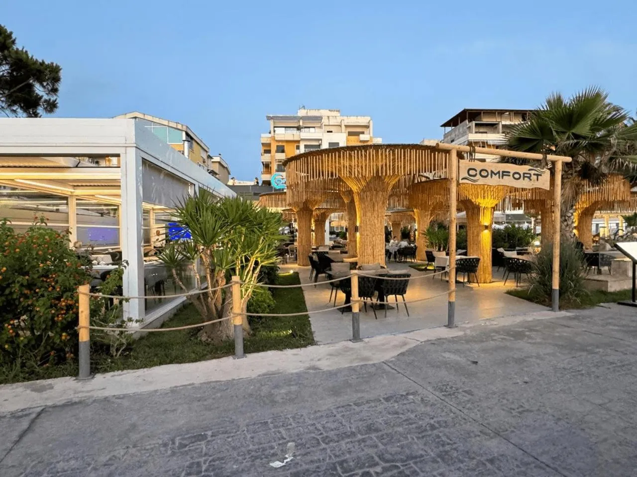 Property building in Comfort Suites