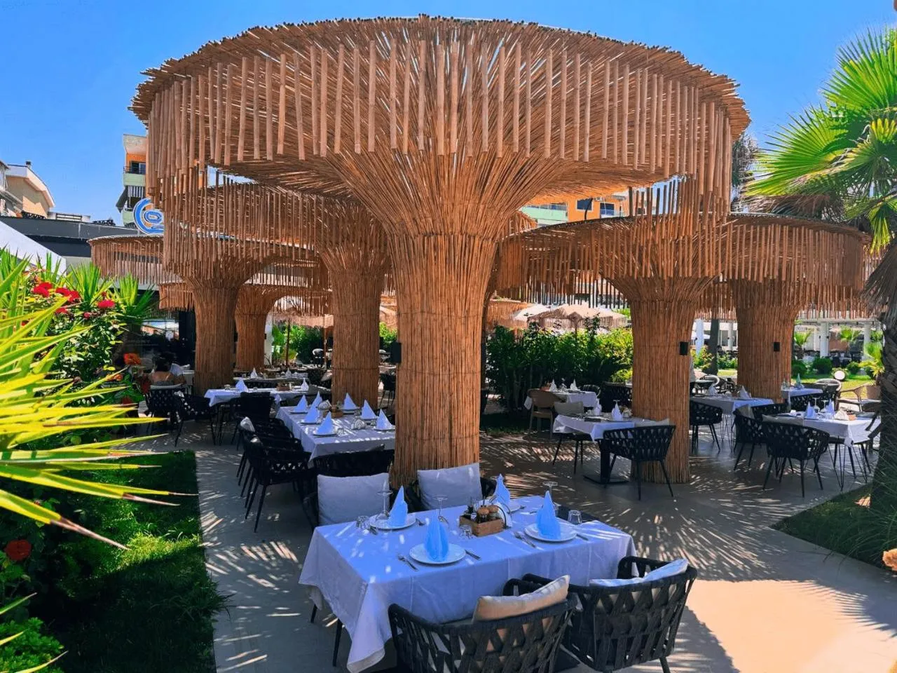 Restaurant/places to eat in Comfort Suites