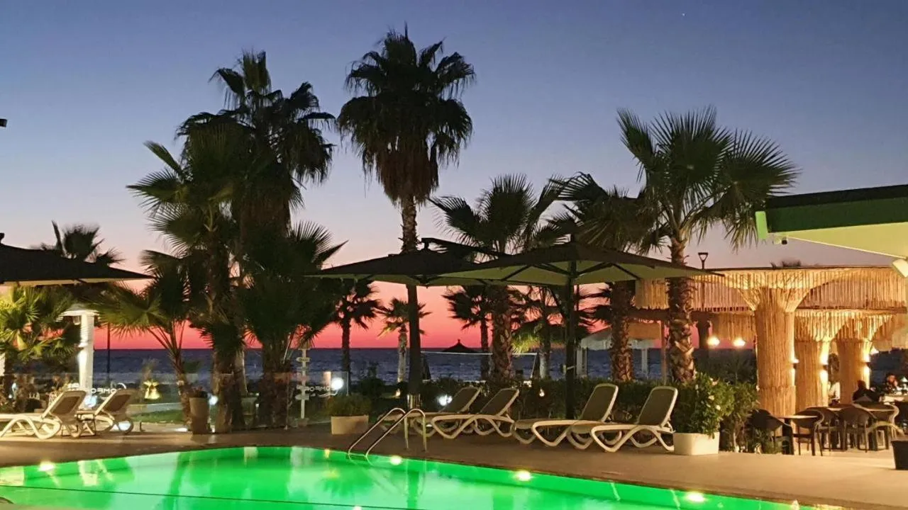 Pool view in Comfort Suites