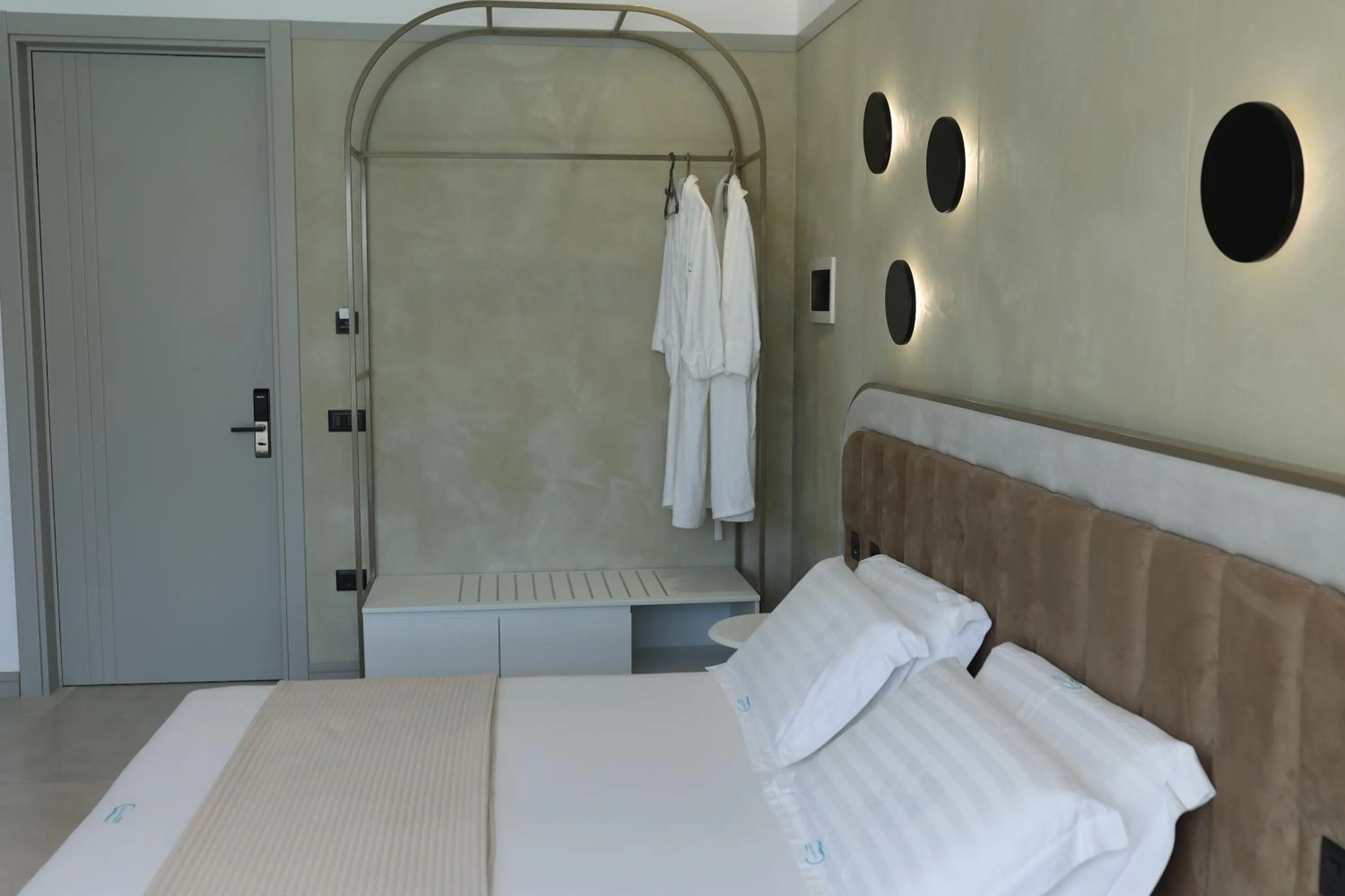 Bed in Comfort Suites