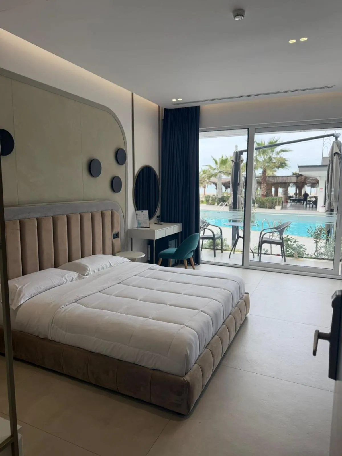 Bed in Comfort Suites