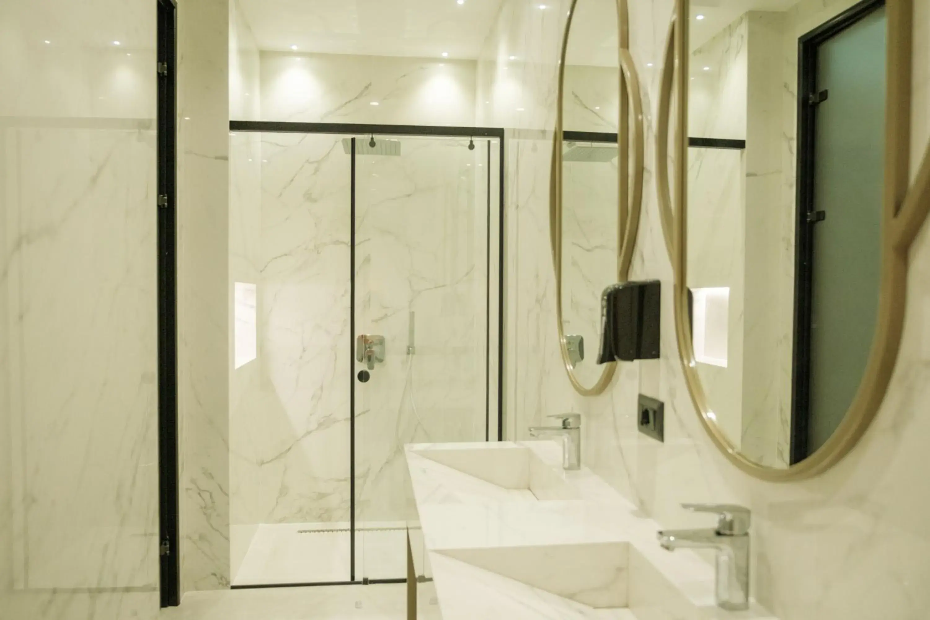 Deluxe Double Room with Balcony in Comfort Suites Deluxe Double Room with Balcony in Comfort Suites