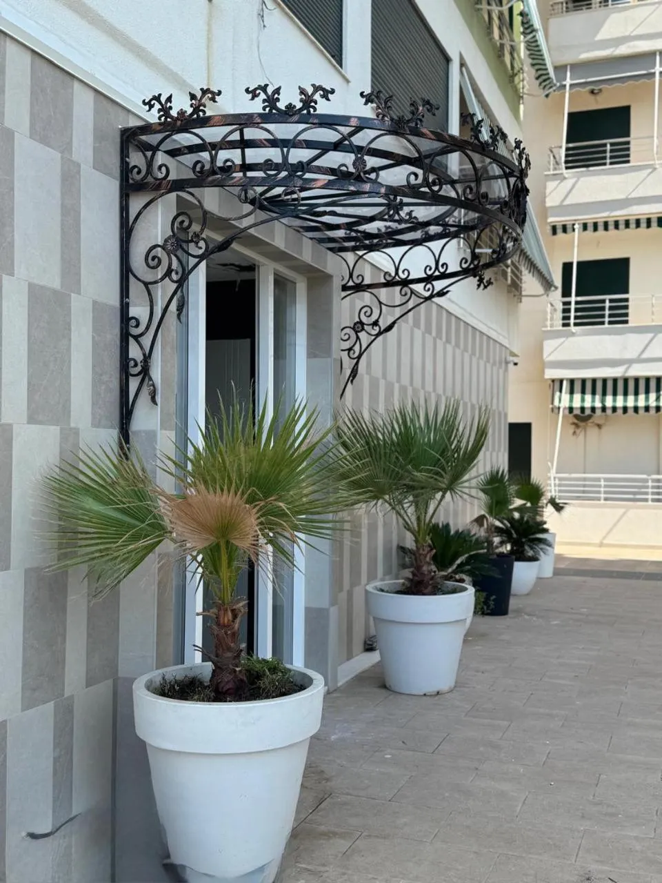 Property building in Comfort Suites