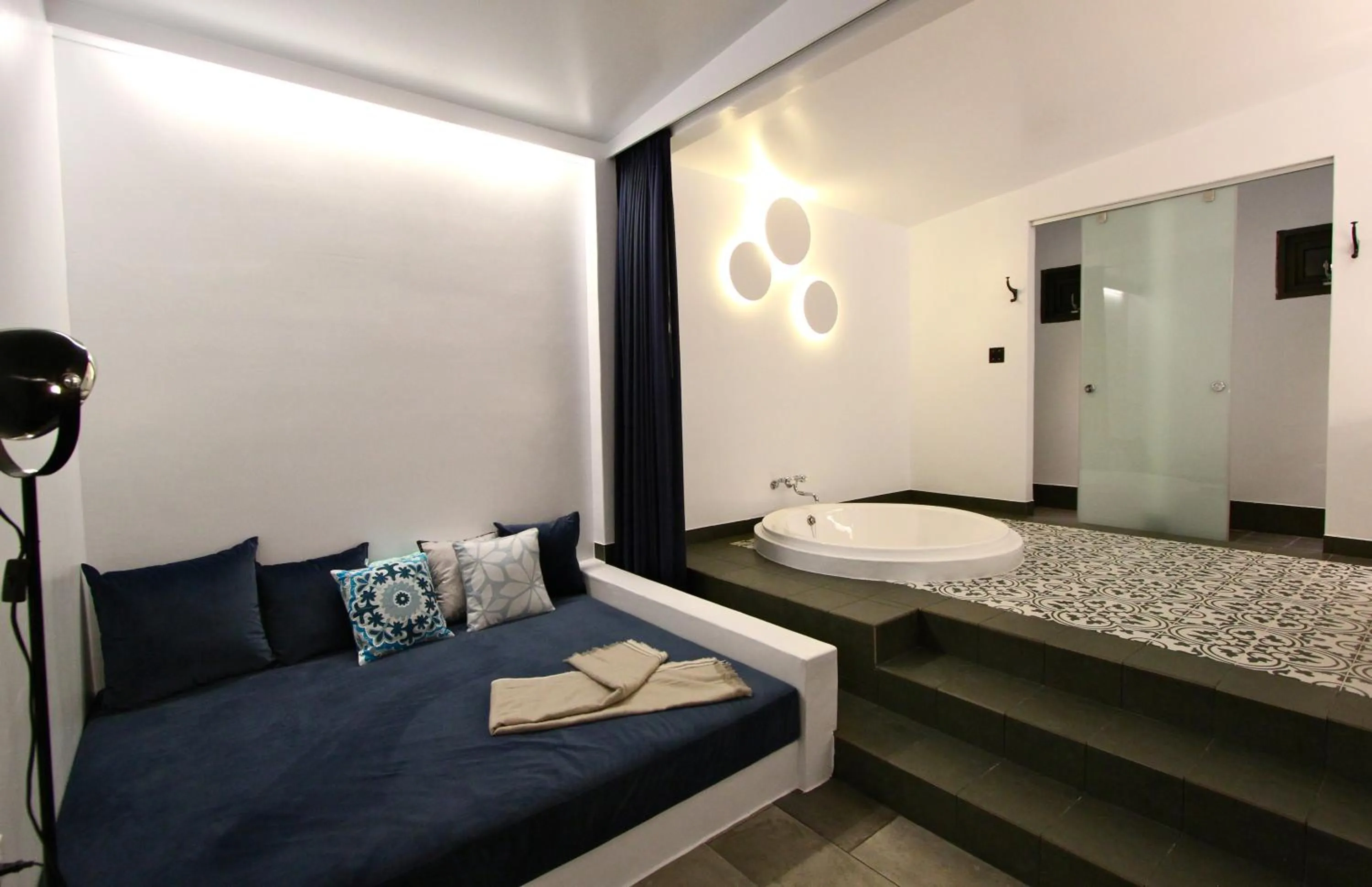 Photo of the whole room, Bed in Sea Shore Hotel