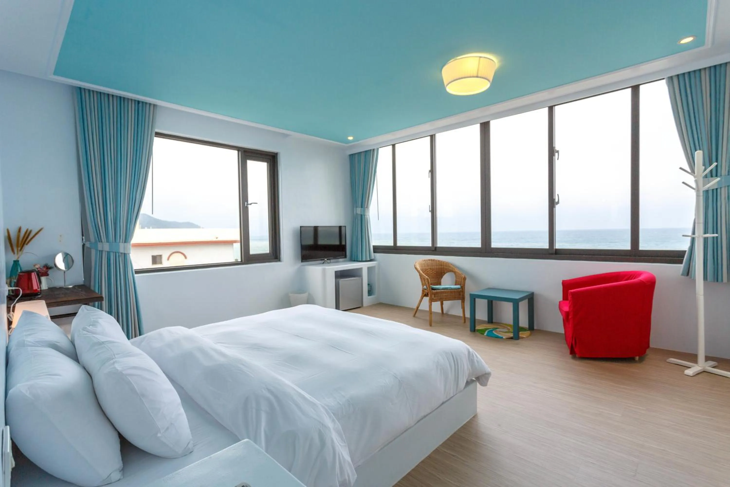 Day, Bed in Sea Shore Hotel