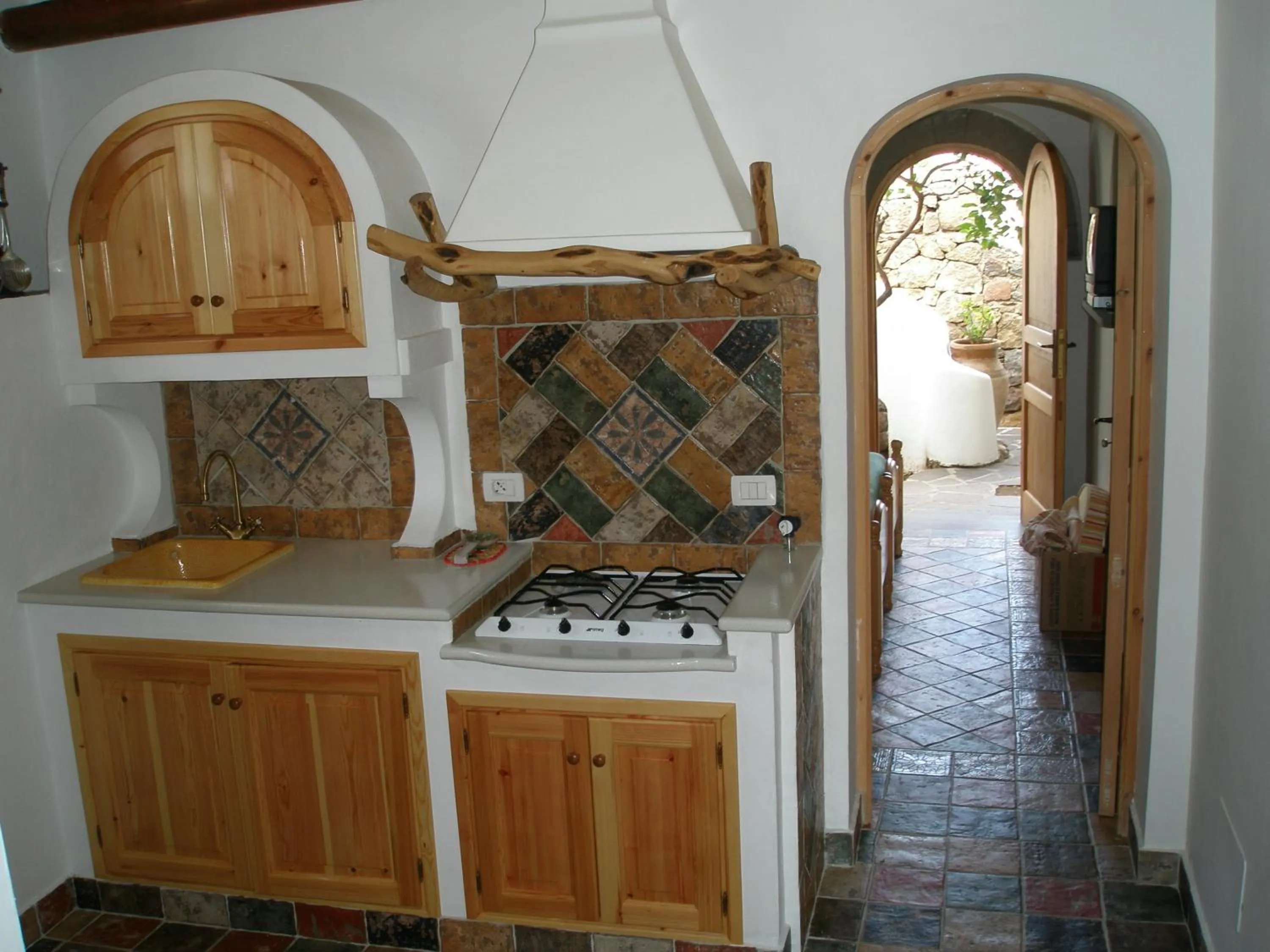 Kitchen or kitchenette in B&B da Luca