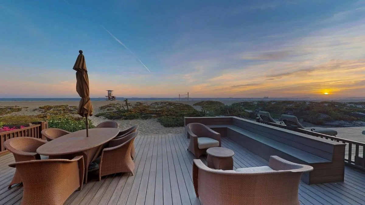 3 Bedroom 2 Bath Beachfront Home