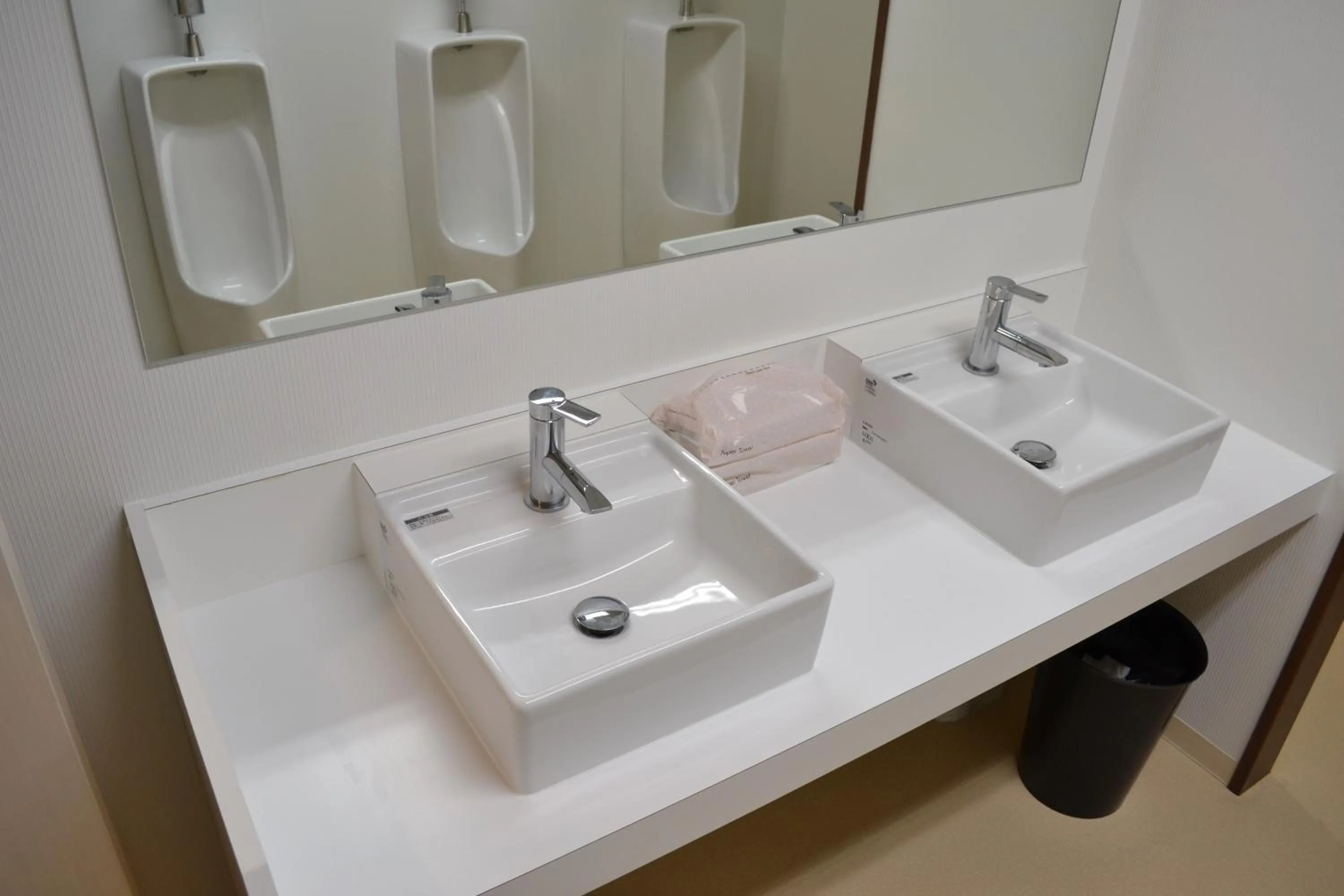 Toilet in 1 Night 1980 Hostel Tokyo Asakusa Simple Stay