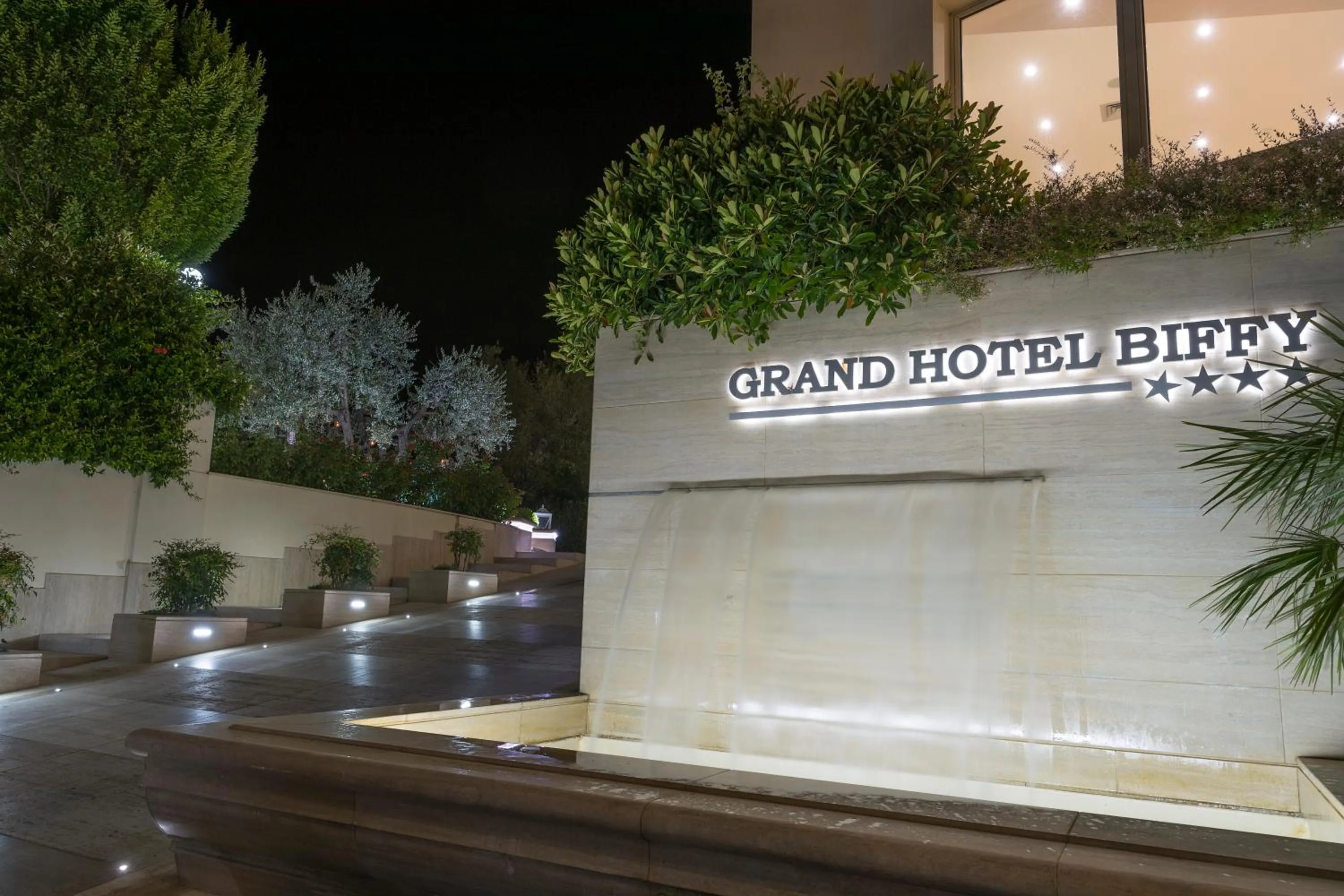Property building in Grand Hotel Biffy
