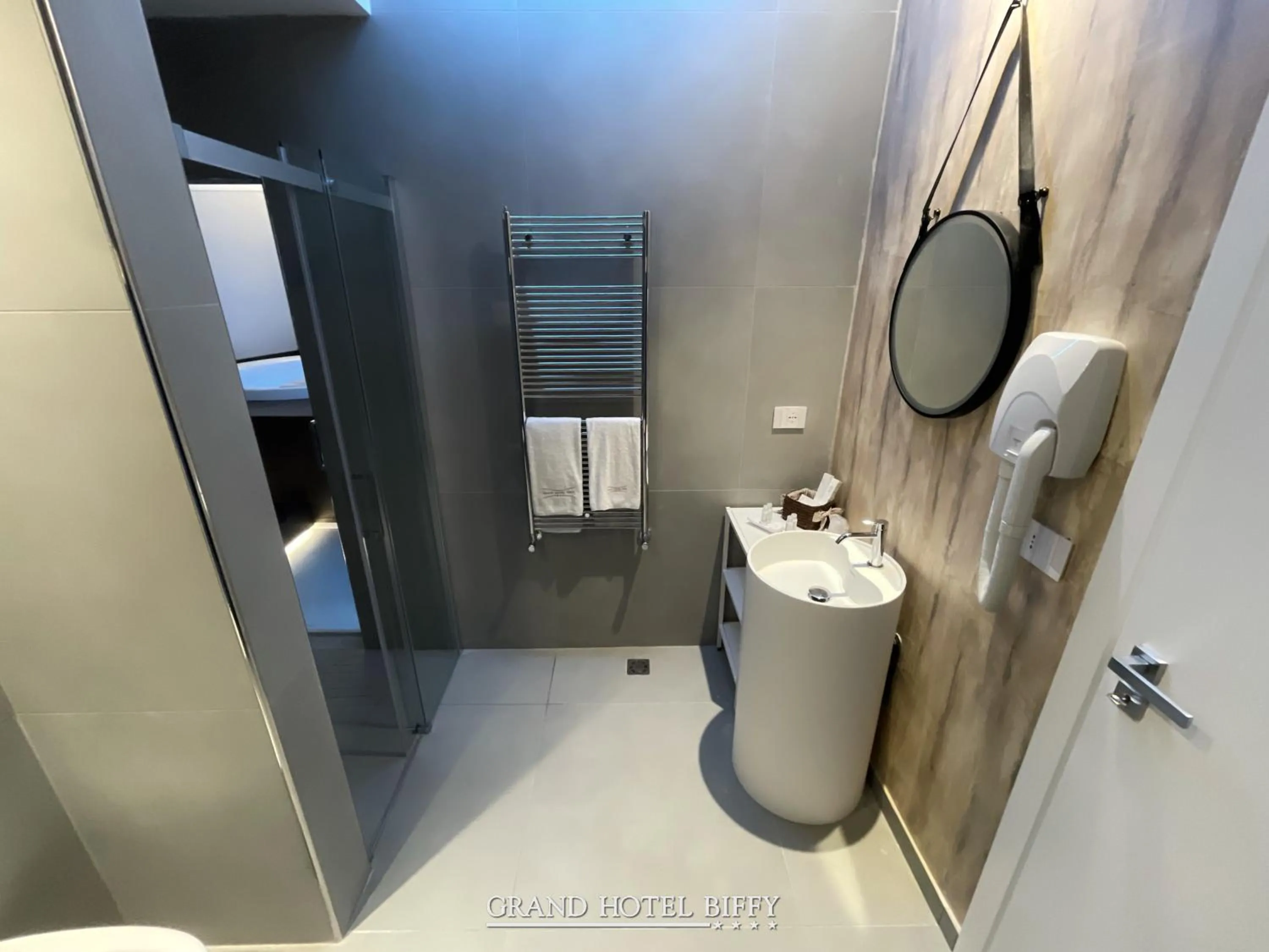 Bathroom in Grand Hotel Biffy