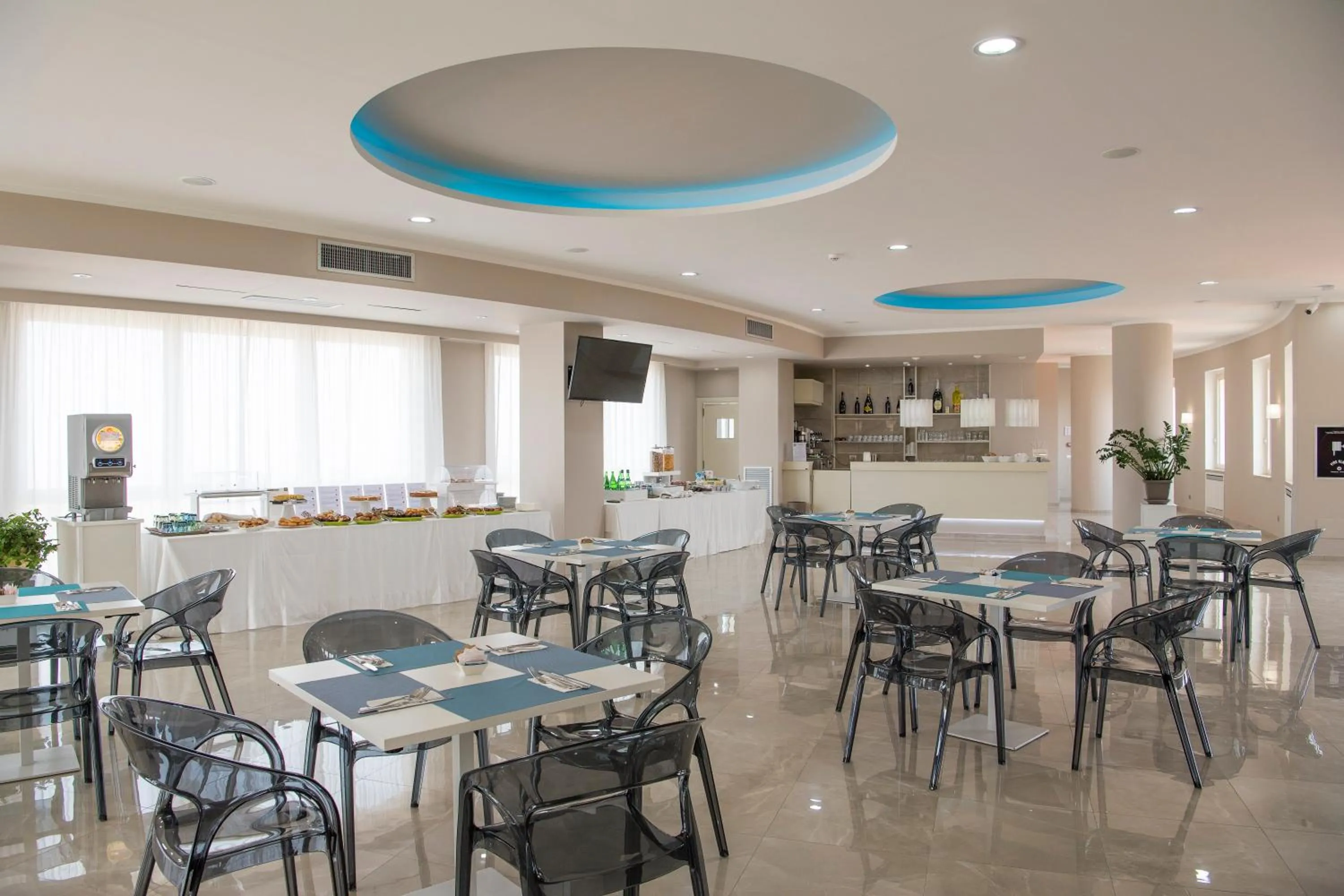 Breakfast in Grand Hotel Biffy