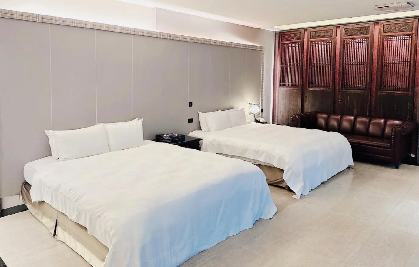 Bedroom, Bed in Orient Luxury Villa Motel