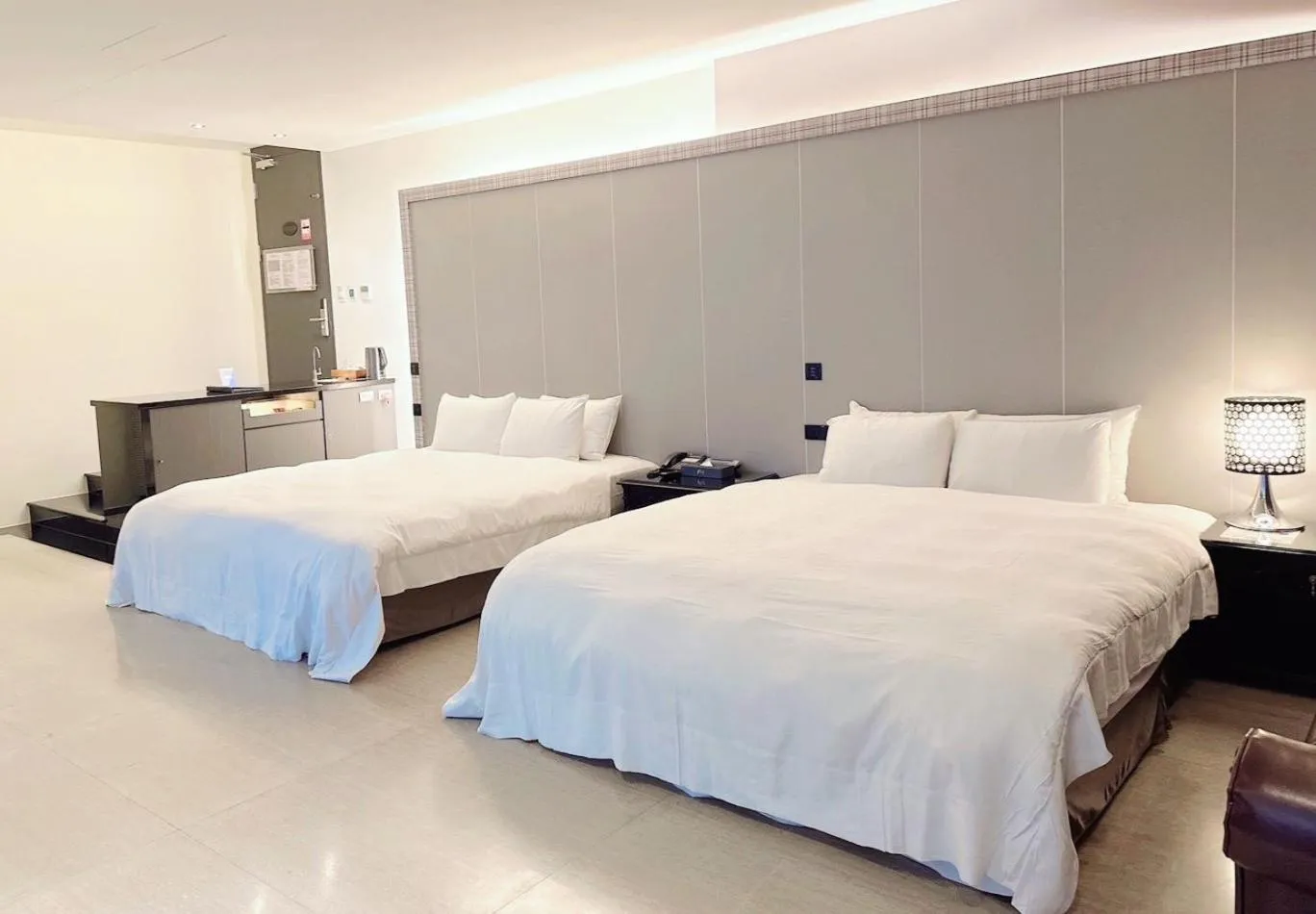 Bedroom, Bed in Orient Luxury Villa Motel