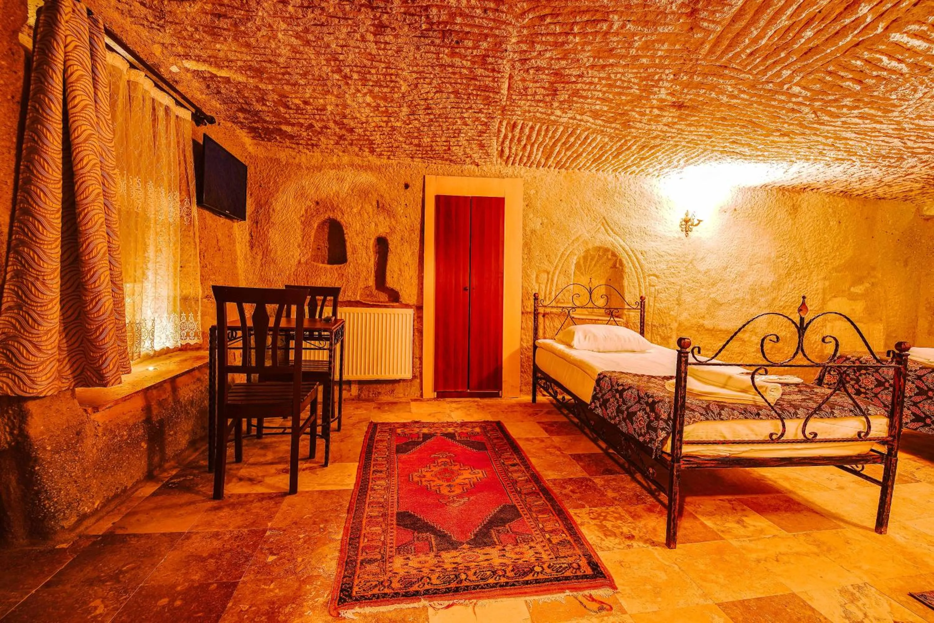 Living room, Bed in Alaca Cave Cappadocia