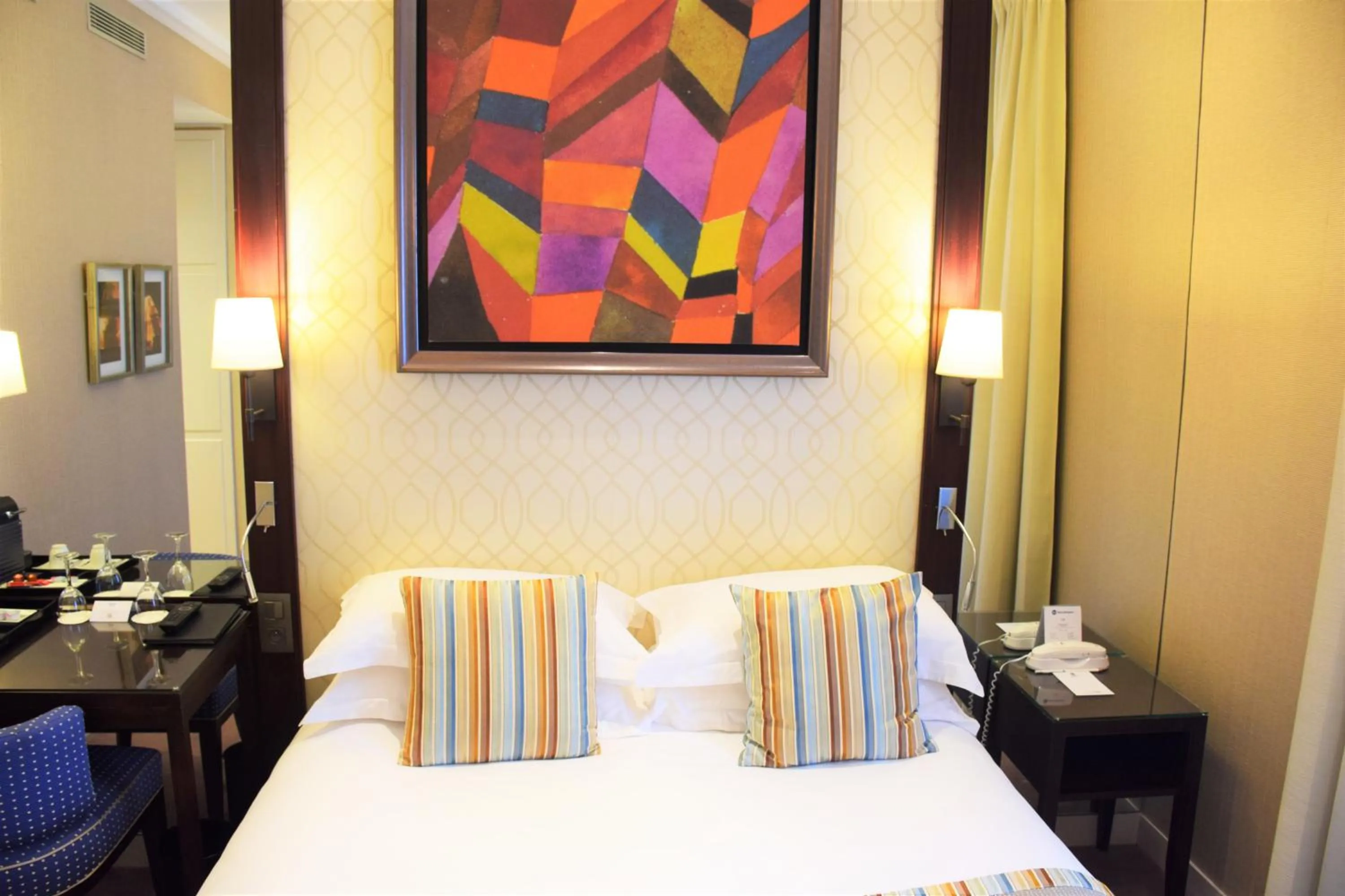 Bed in Folkestone Opéra