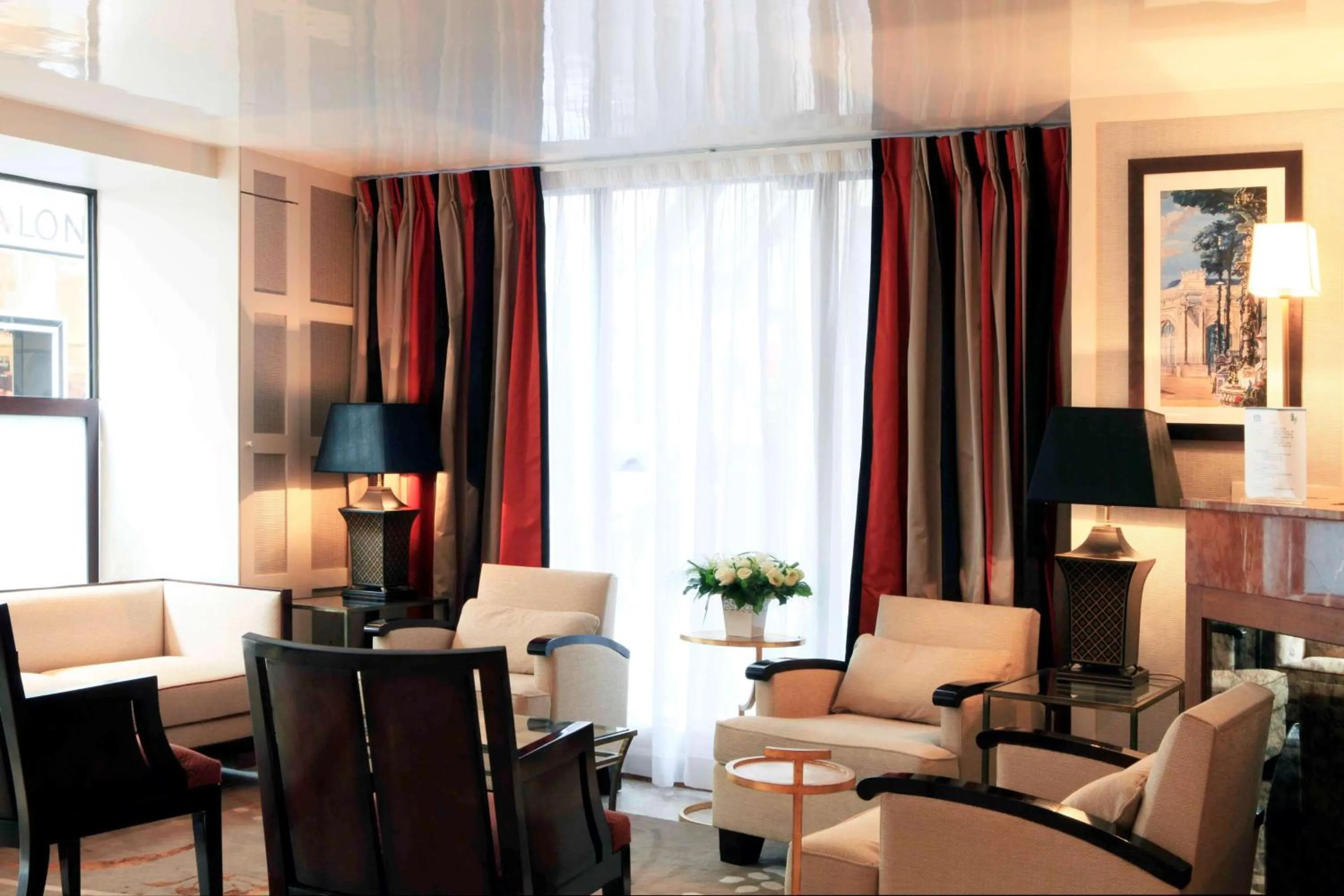 Lobby or reception in Folkestone Opéra