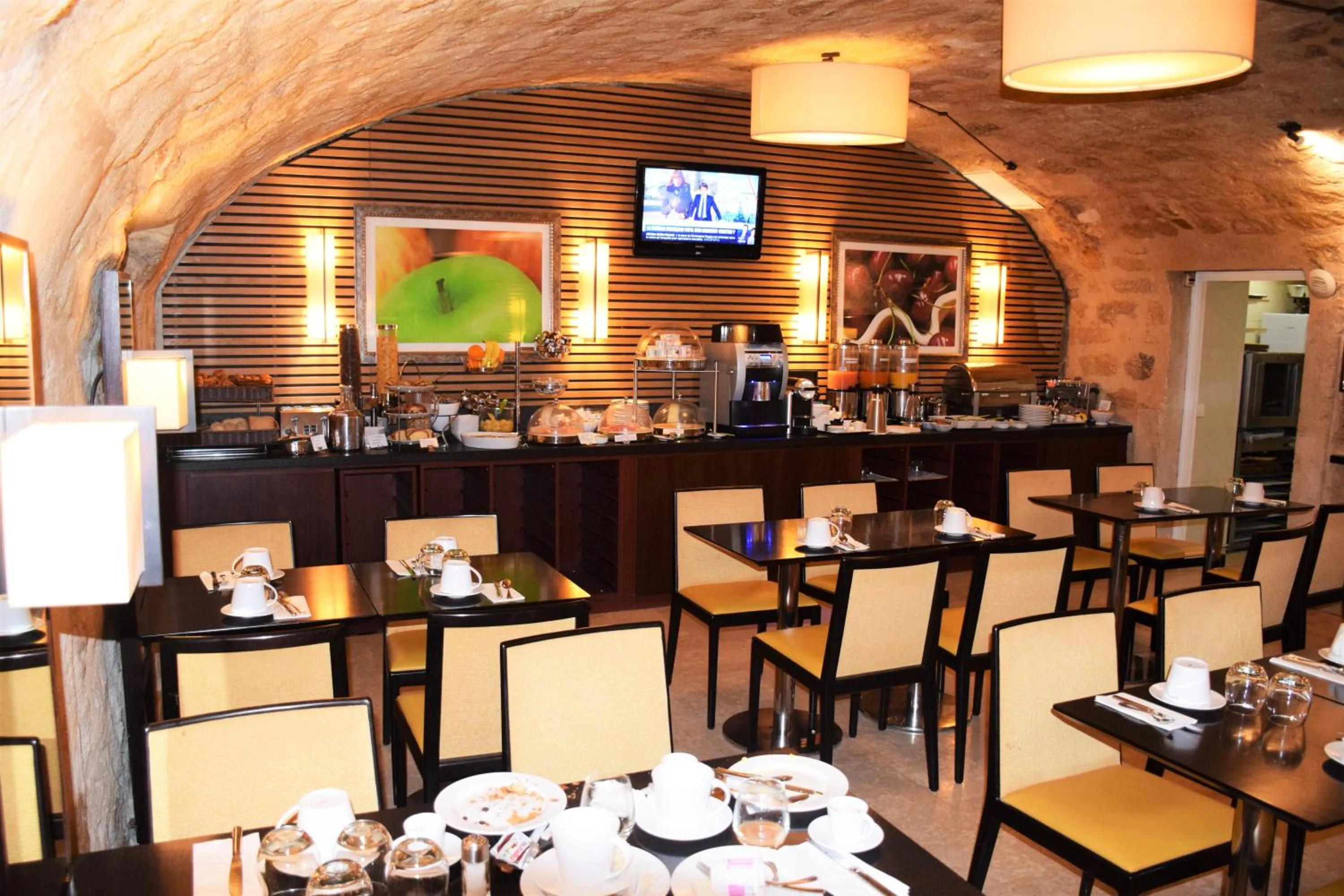 Restaurant/places to eat in Folkestone Opéra