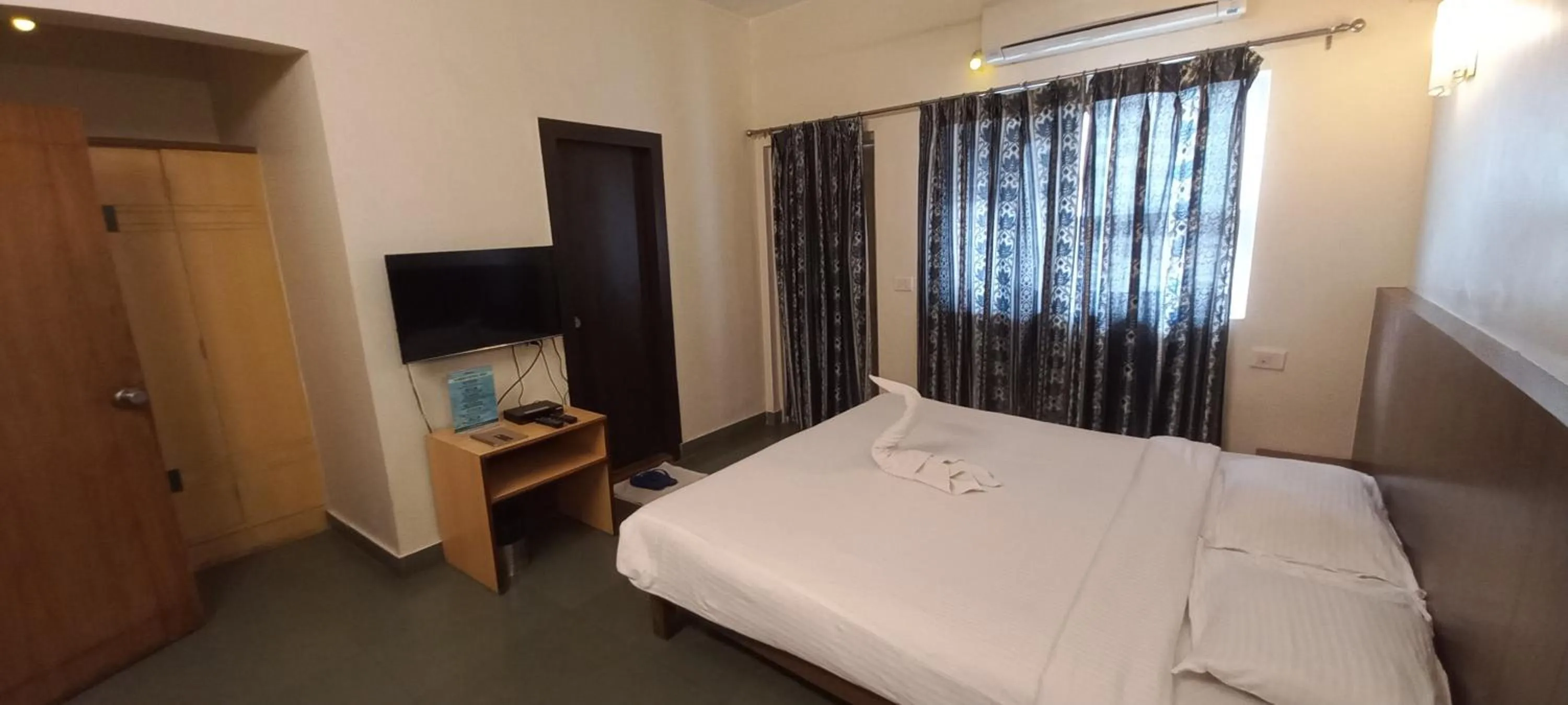 Guests, Bed in Hotel Rama Heritage