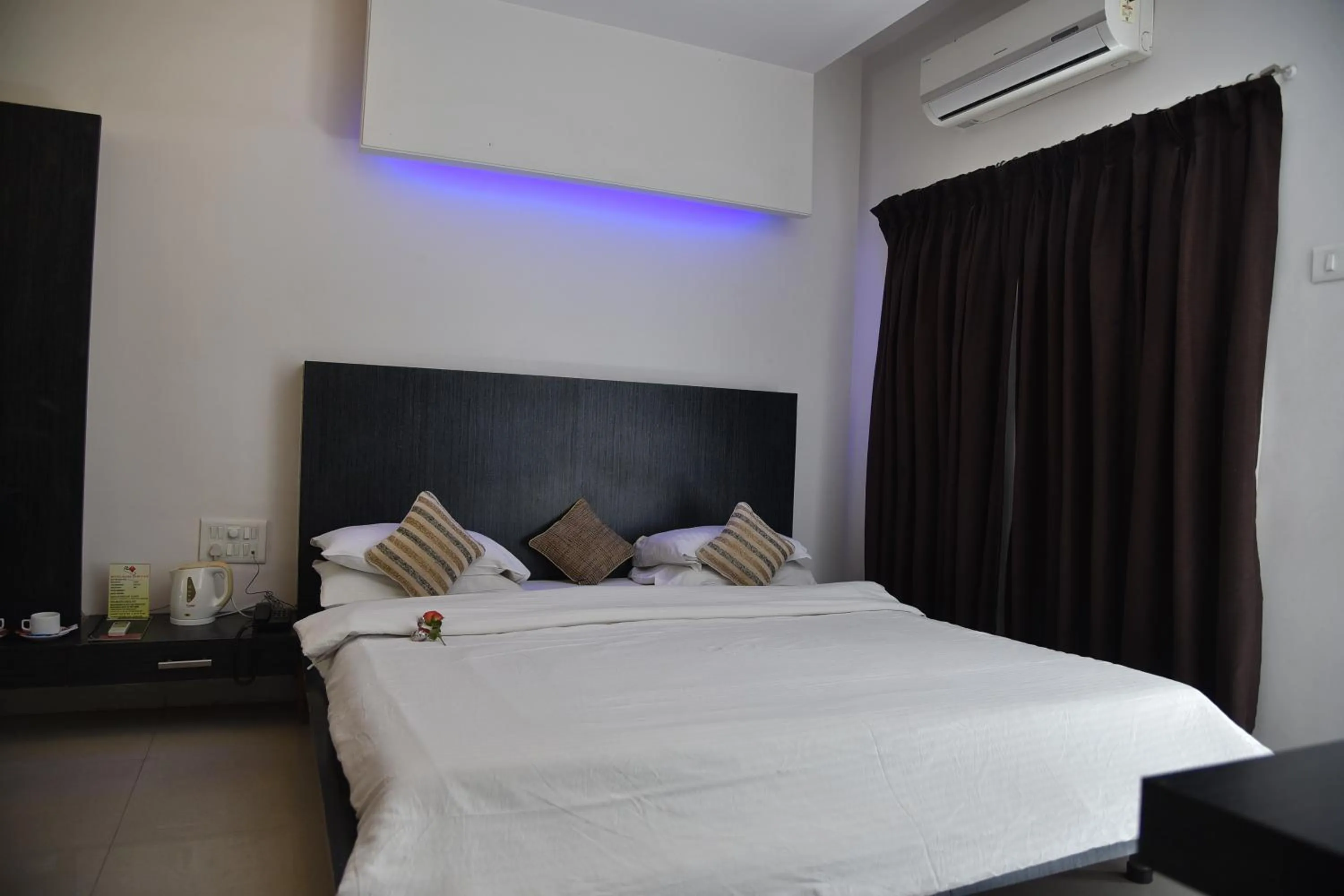 Photo of the whole room, Bed in Hotel Rama Heritage