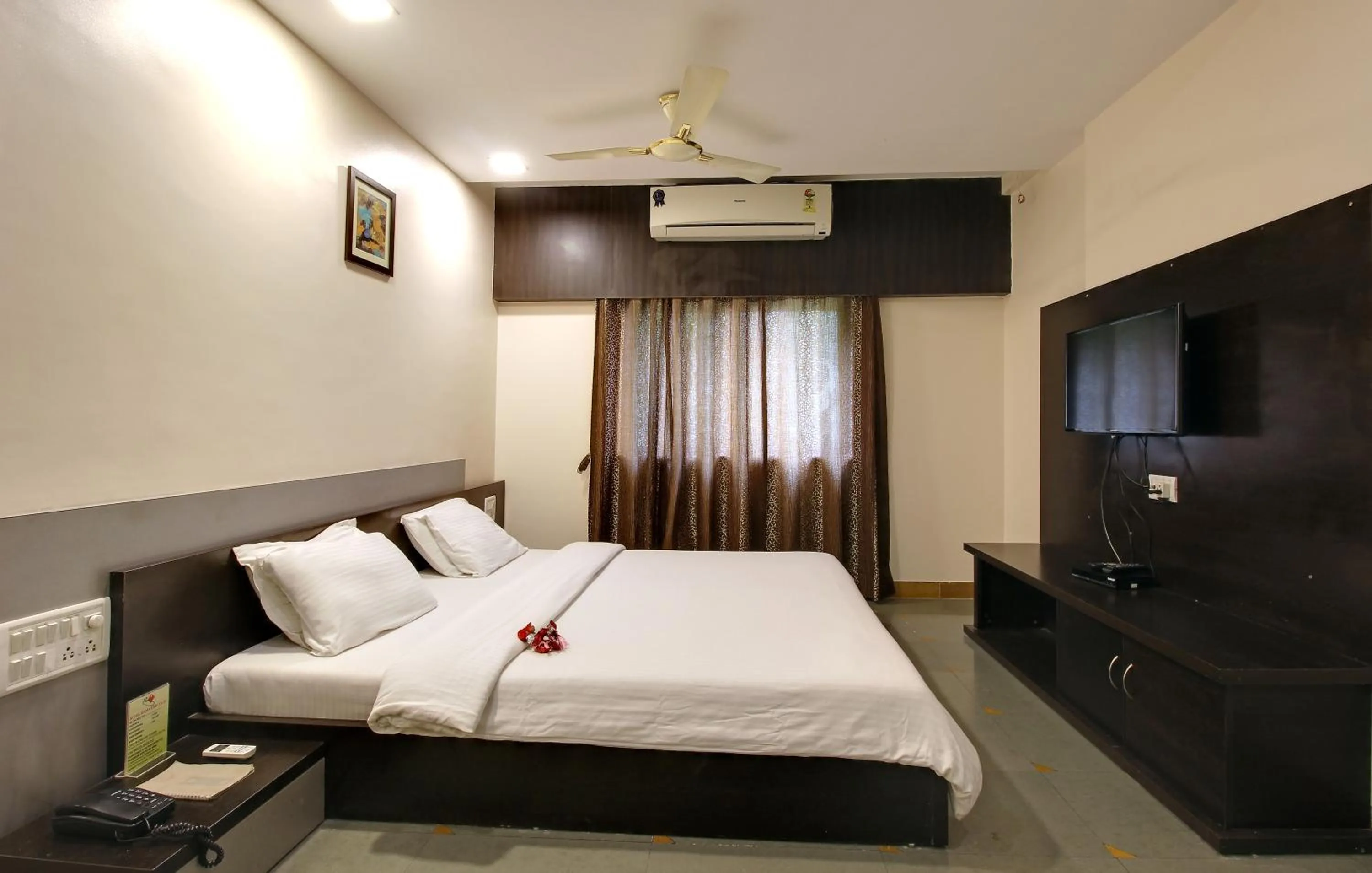 Guests, Bed in Hotel Rama Heritage