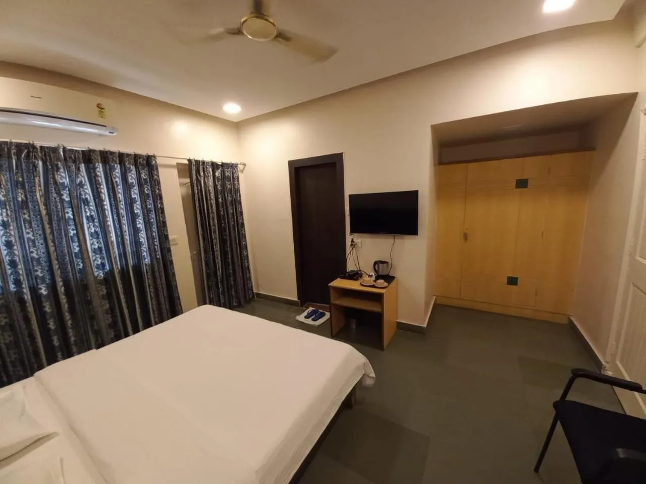 TV and multimedia, Bed in Hotel Rama Heritage