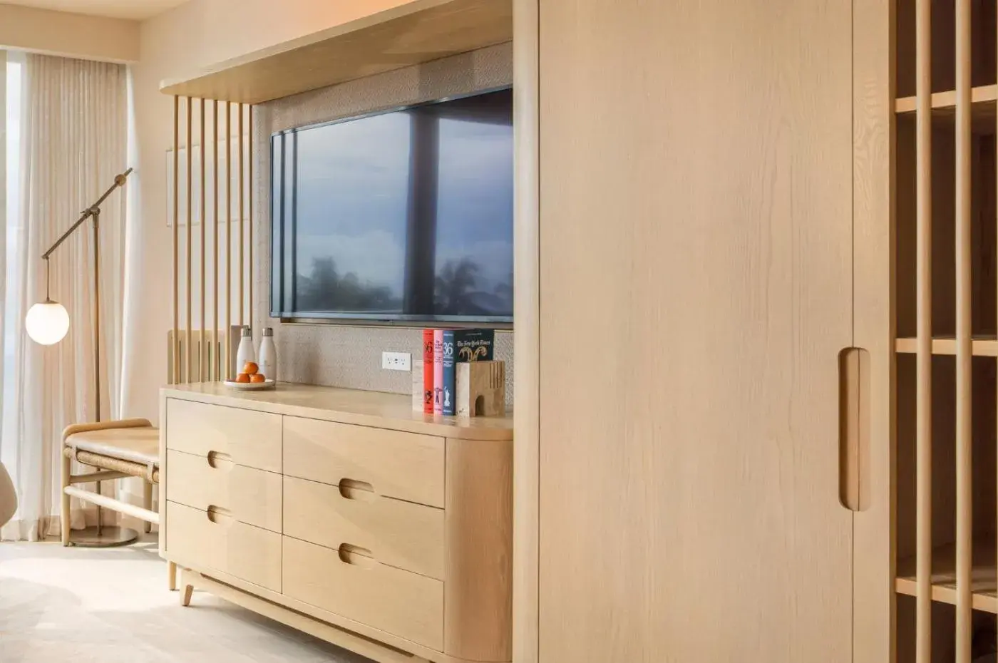 Partial Lake View King Bed in Beach Club at The Boca Raton Partial Lake View King Bed in Beach Club at The Boca Raton