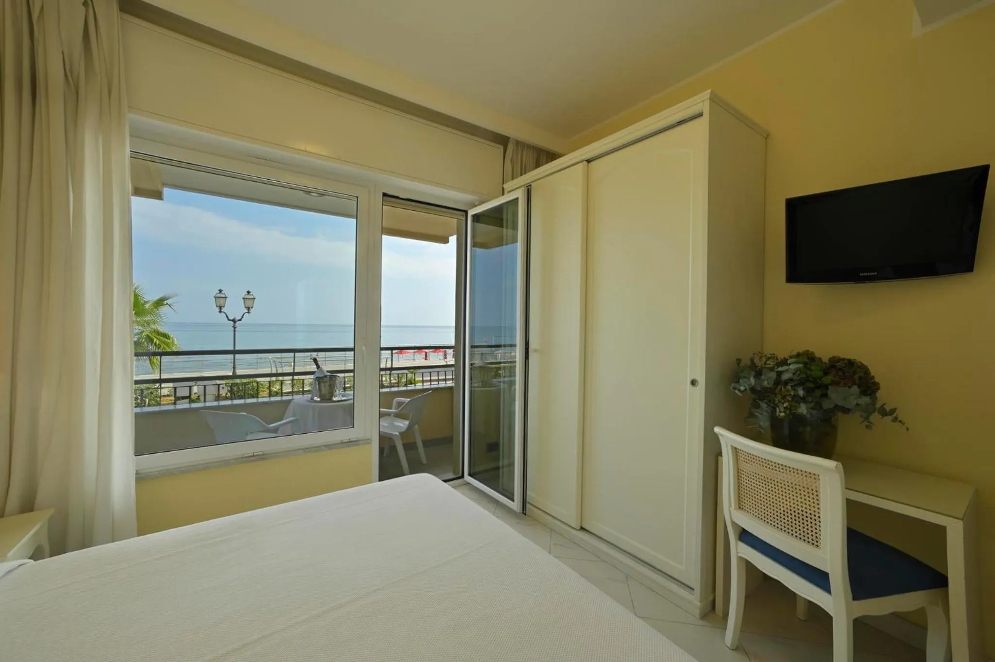 Bed in Residence Atlantic