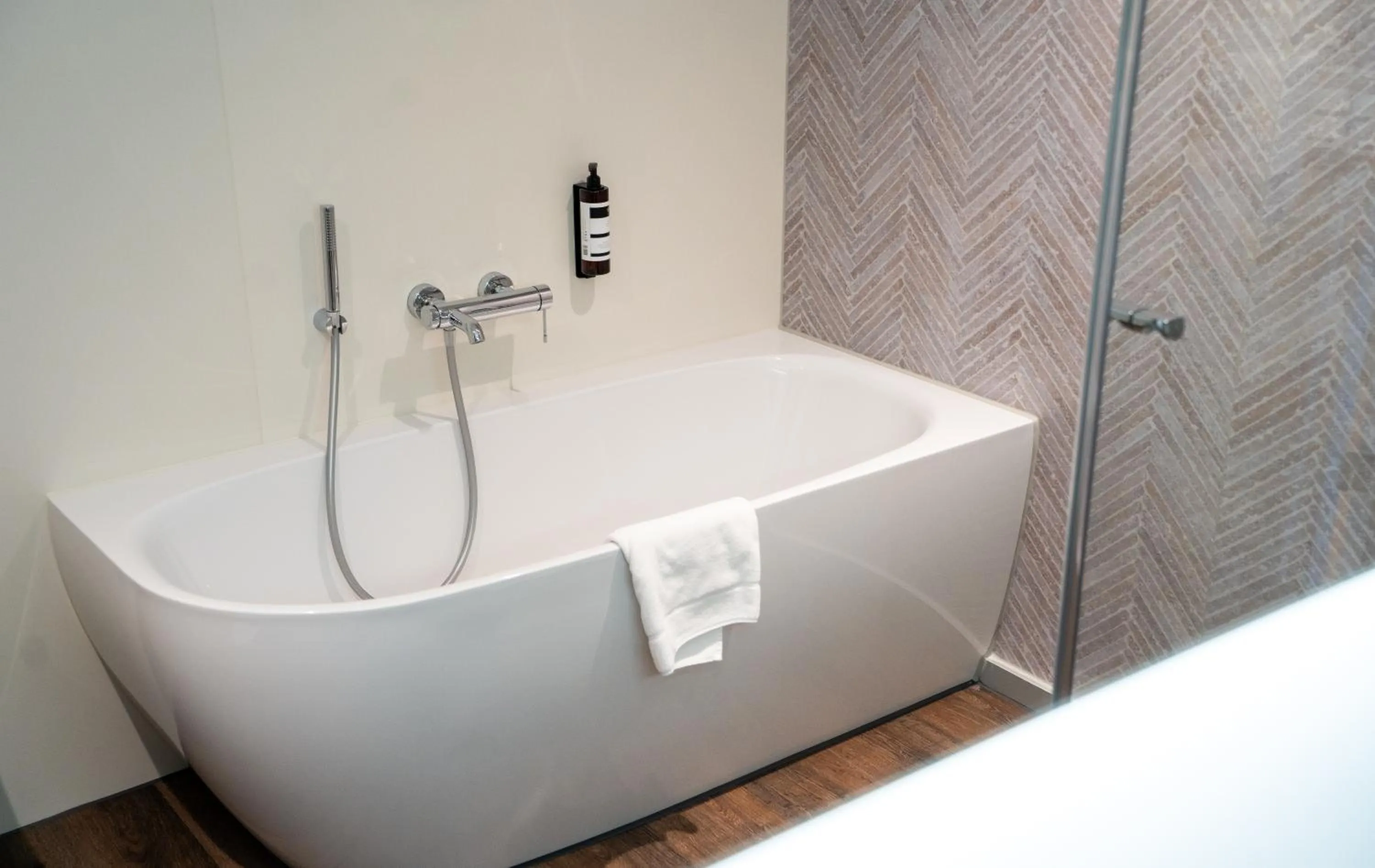 Bathroom in Hampshire Hotel – Voncken Valkenburg