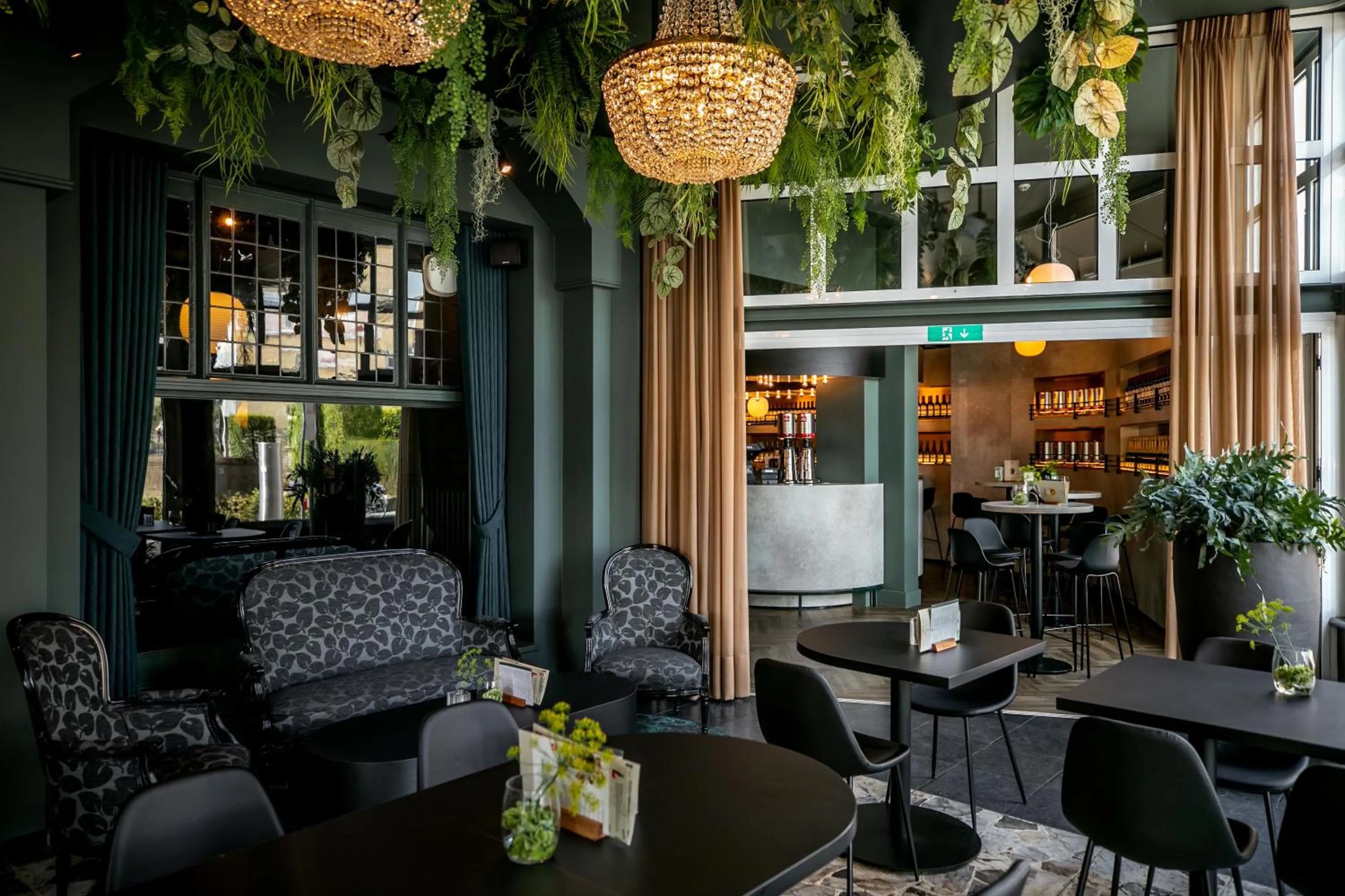 Lounge or bar in Hampshire Hotel – Voncken Valkenburg