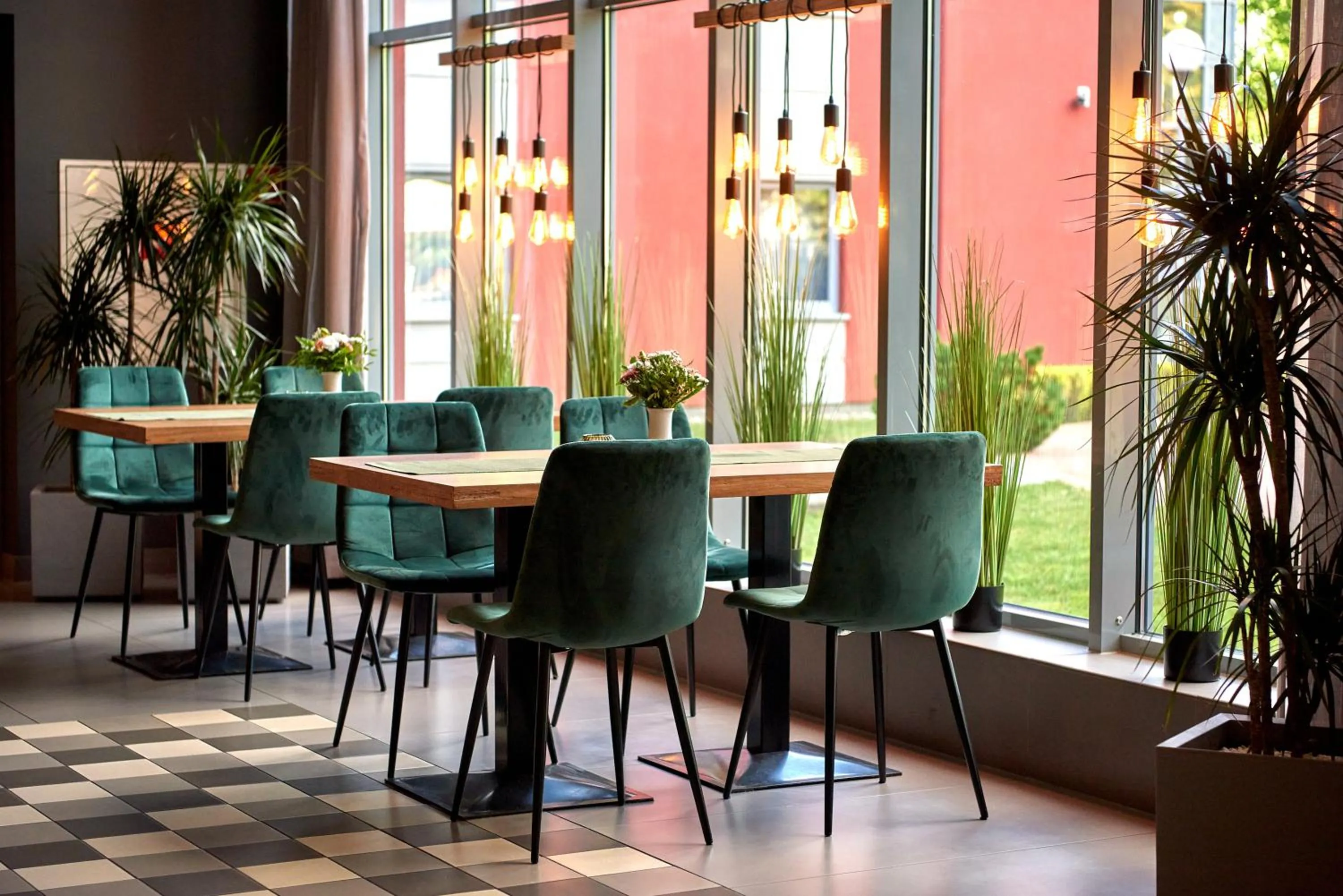 Restaurant/places to eat in Hotel Maraton