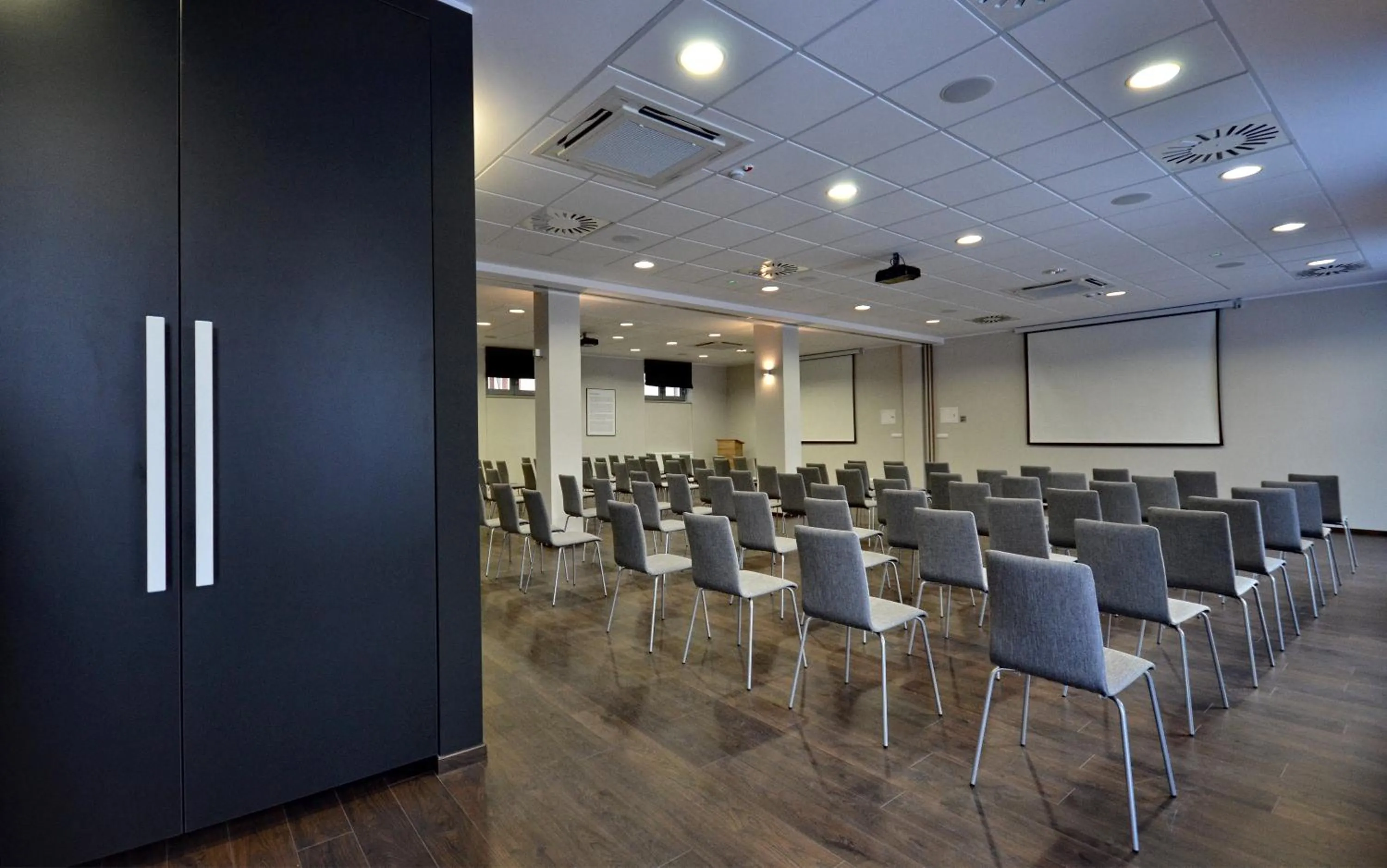 Business facilities in Hotel Maraton