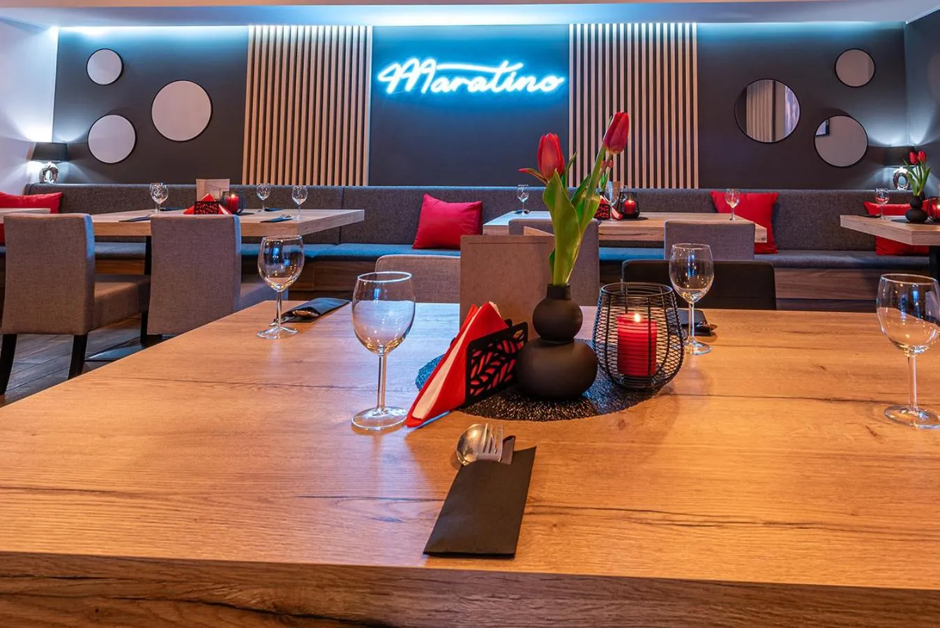 Restaurant/places to eat in Hotel Maraton